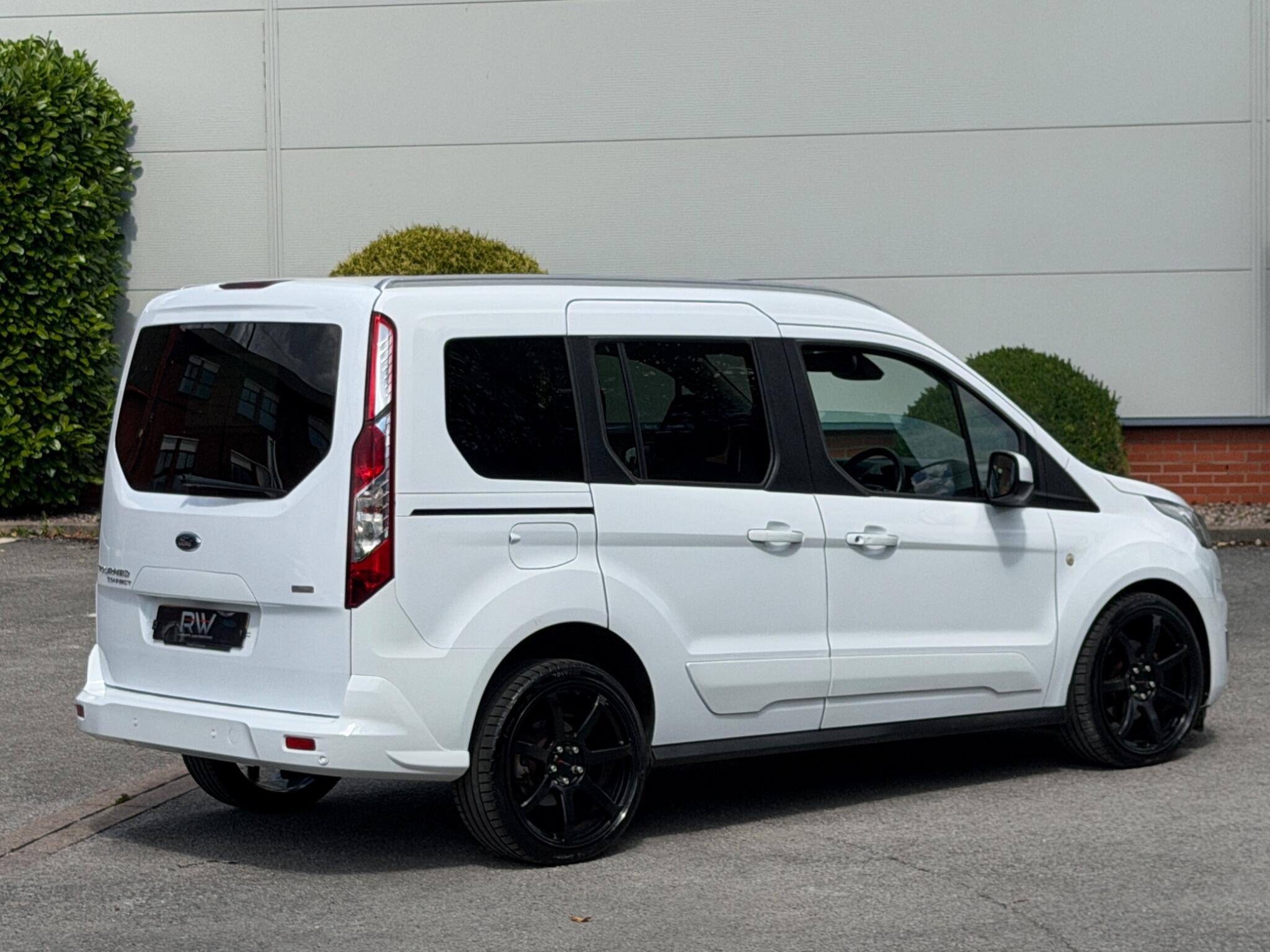 Ford Tourneo Connect view 29