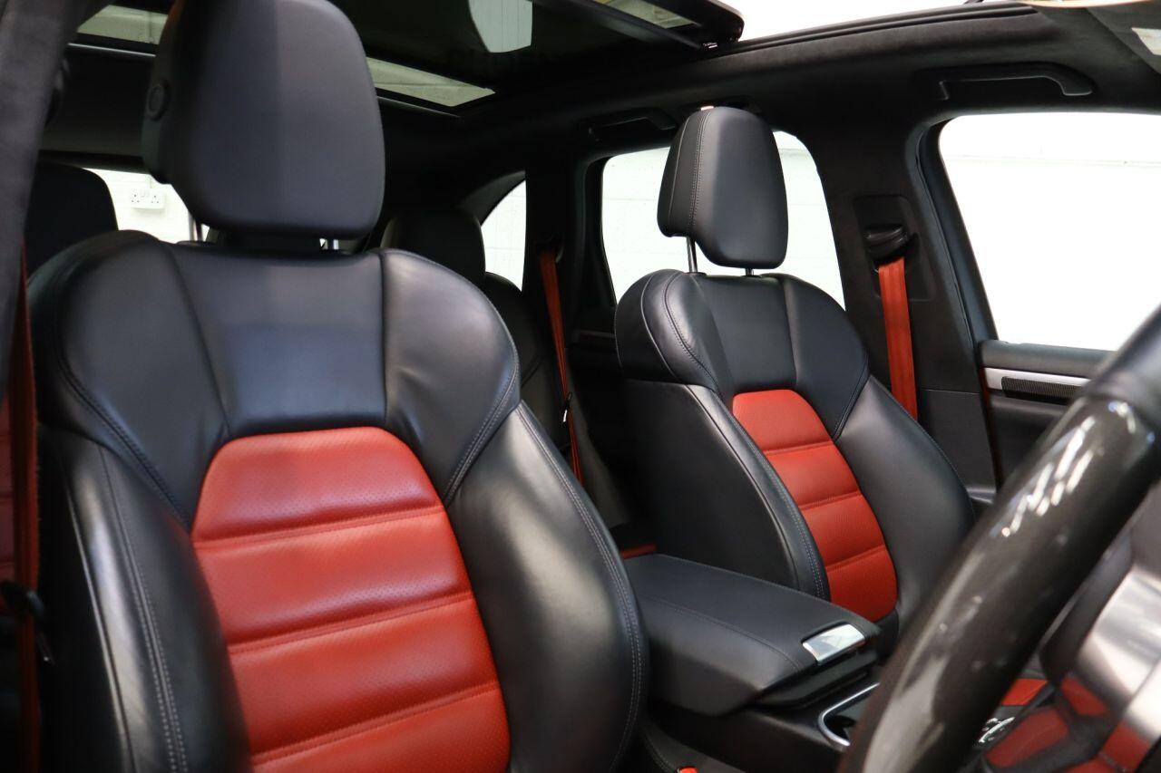 Porsche Cayenne view 11