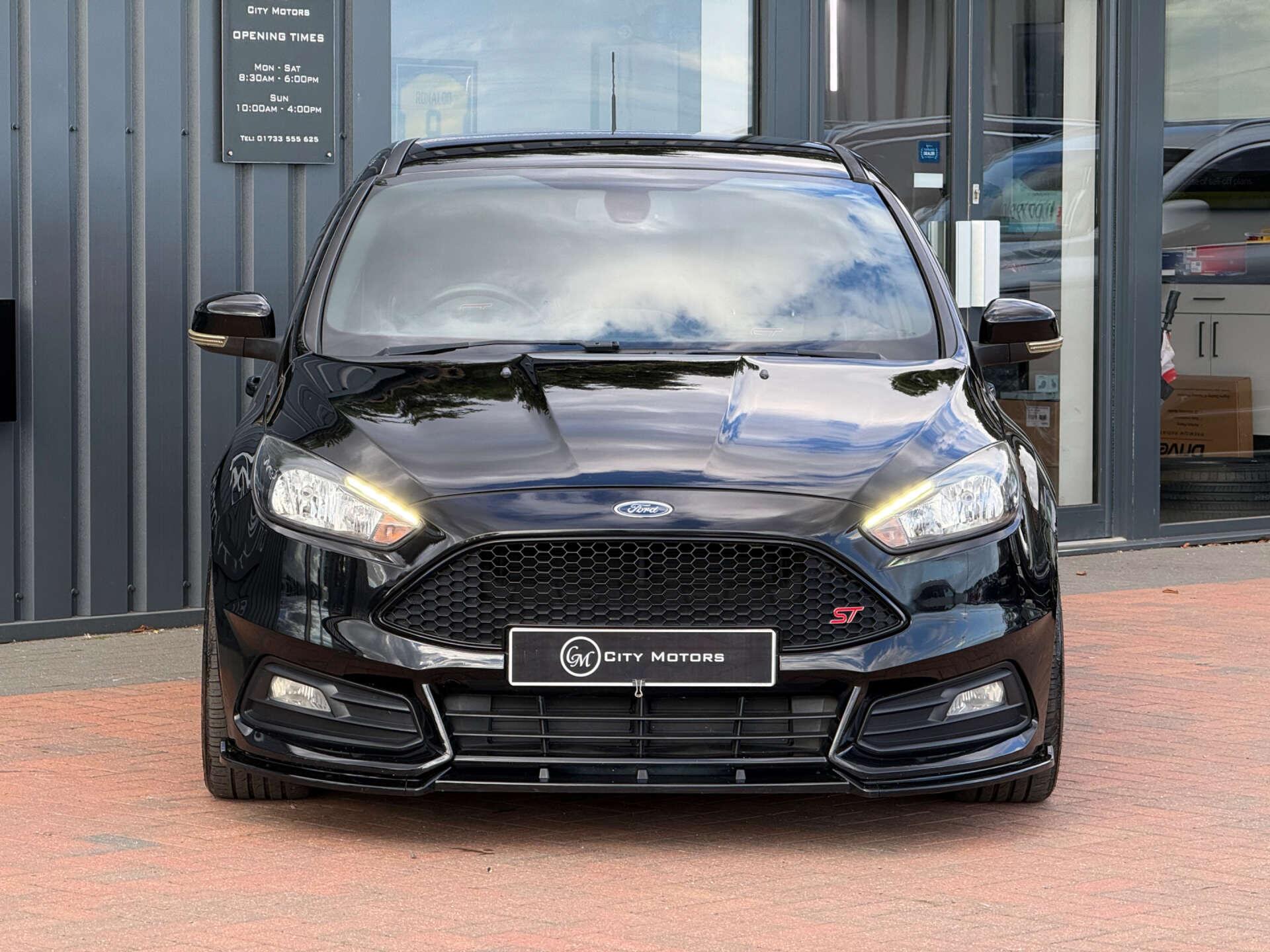 Ford Focus view 11
