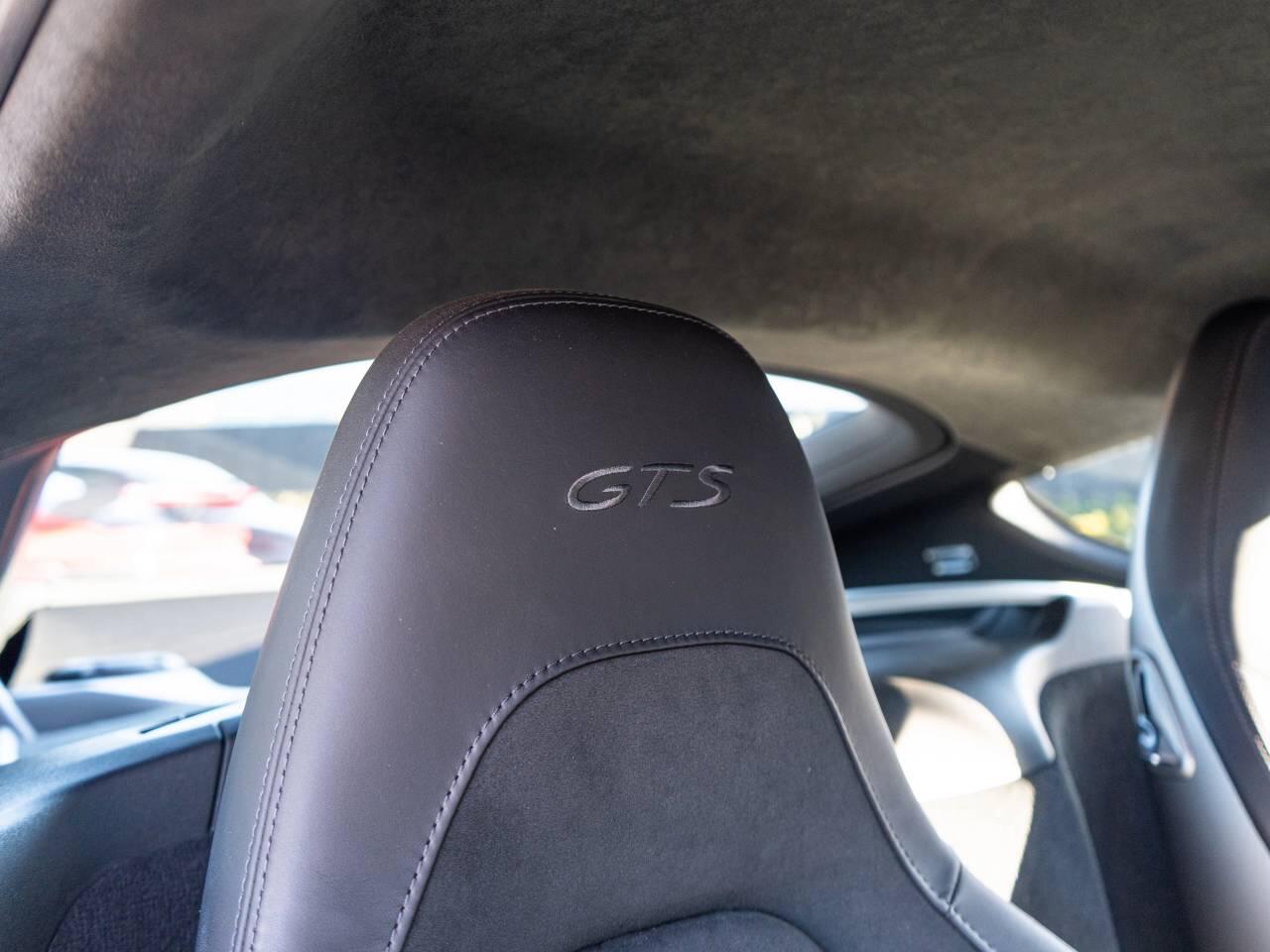 Porsche Cayman view 42