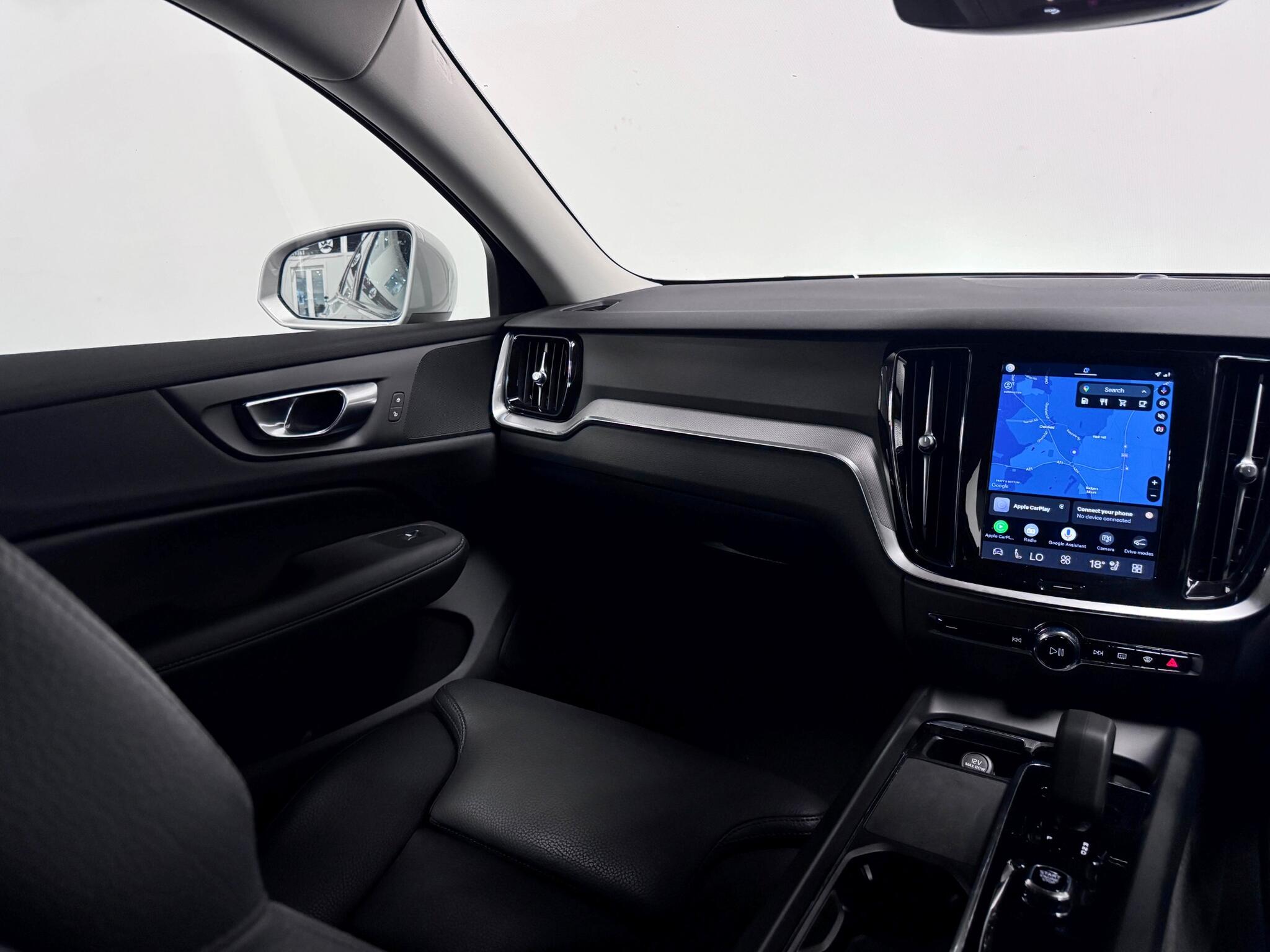 Volvo V60 Cross Country view 30