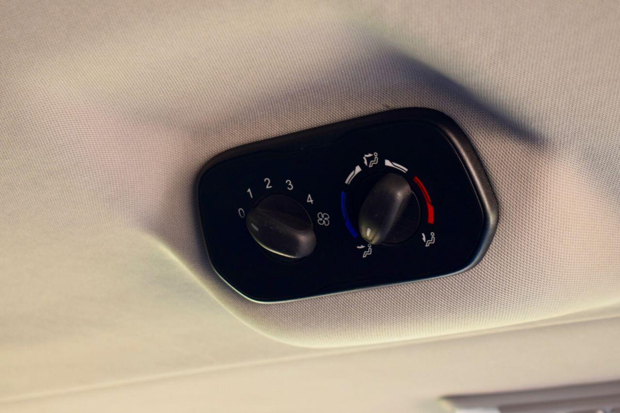 Ford Tourneo Custom view 28
