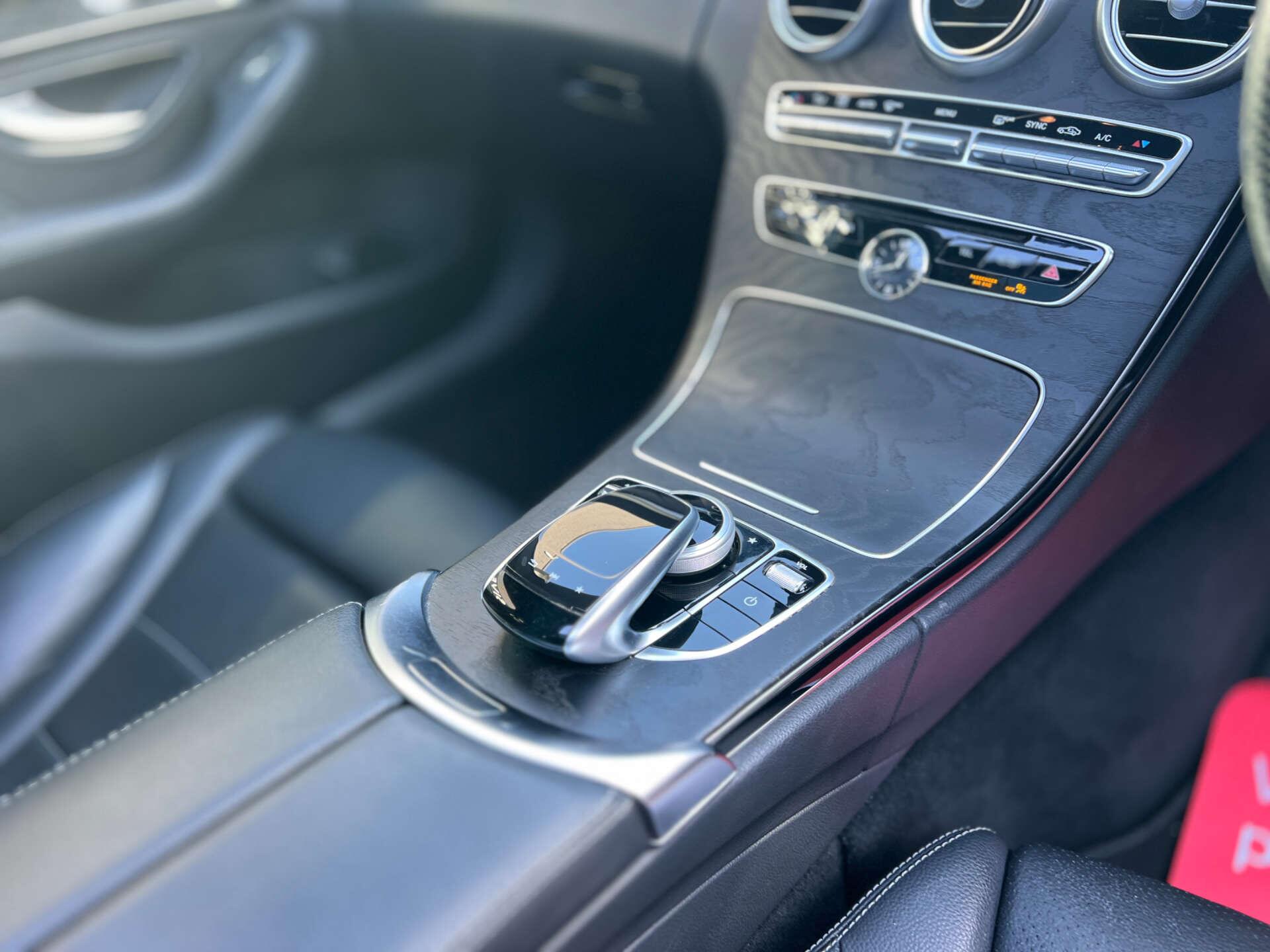 Mercedes-Benz C-Class view 21
