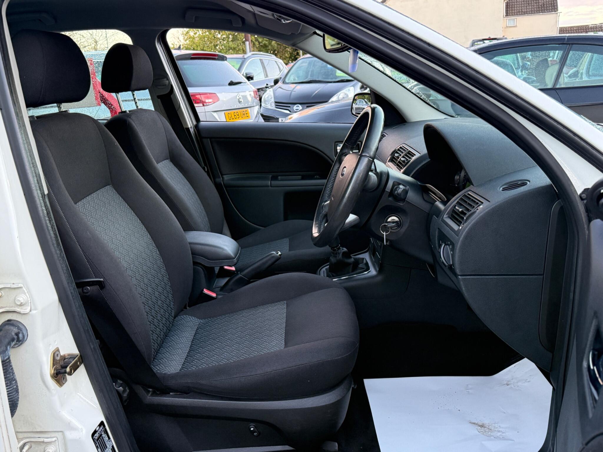 Ford Mondeo - Image 11