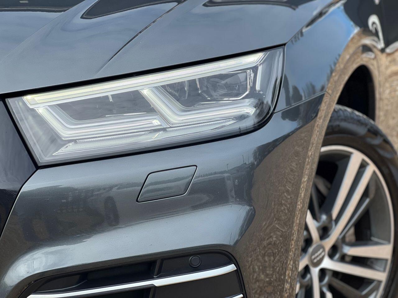 Audi Q5 view 3