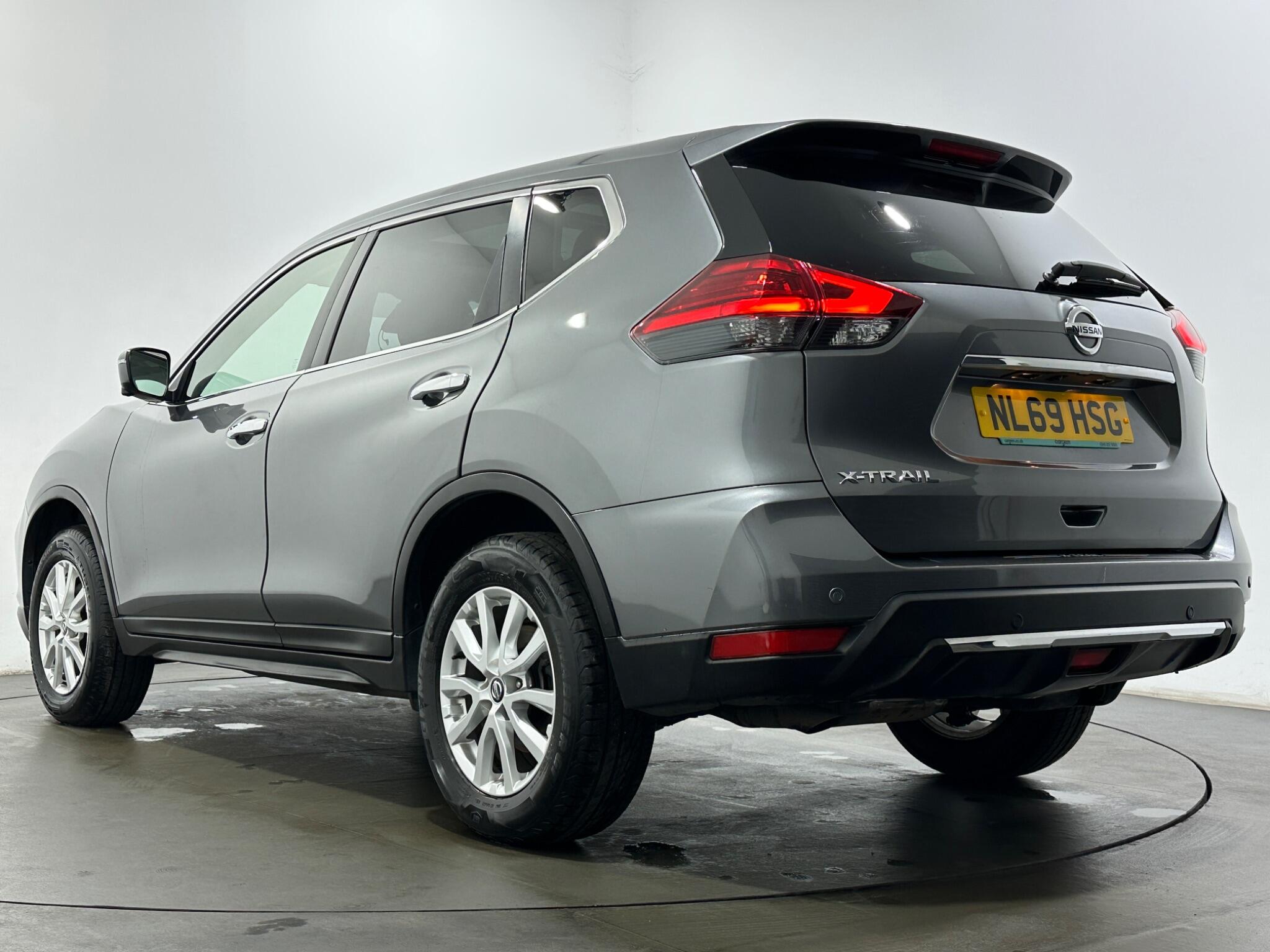 Nissan X-Trail view 50