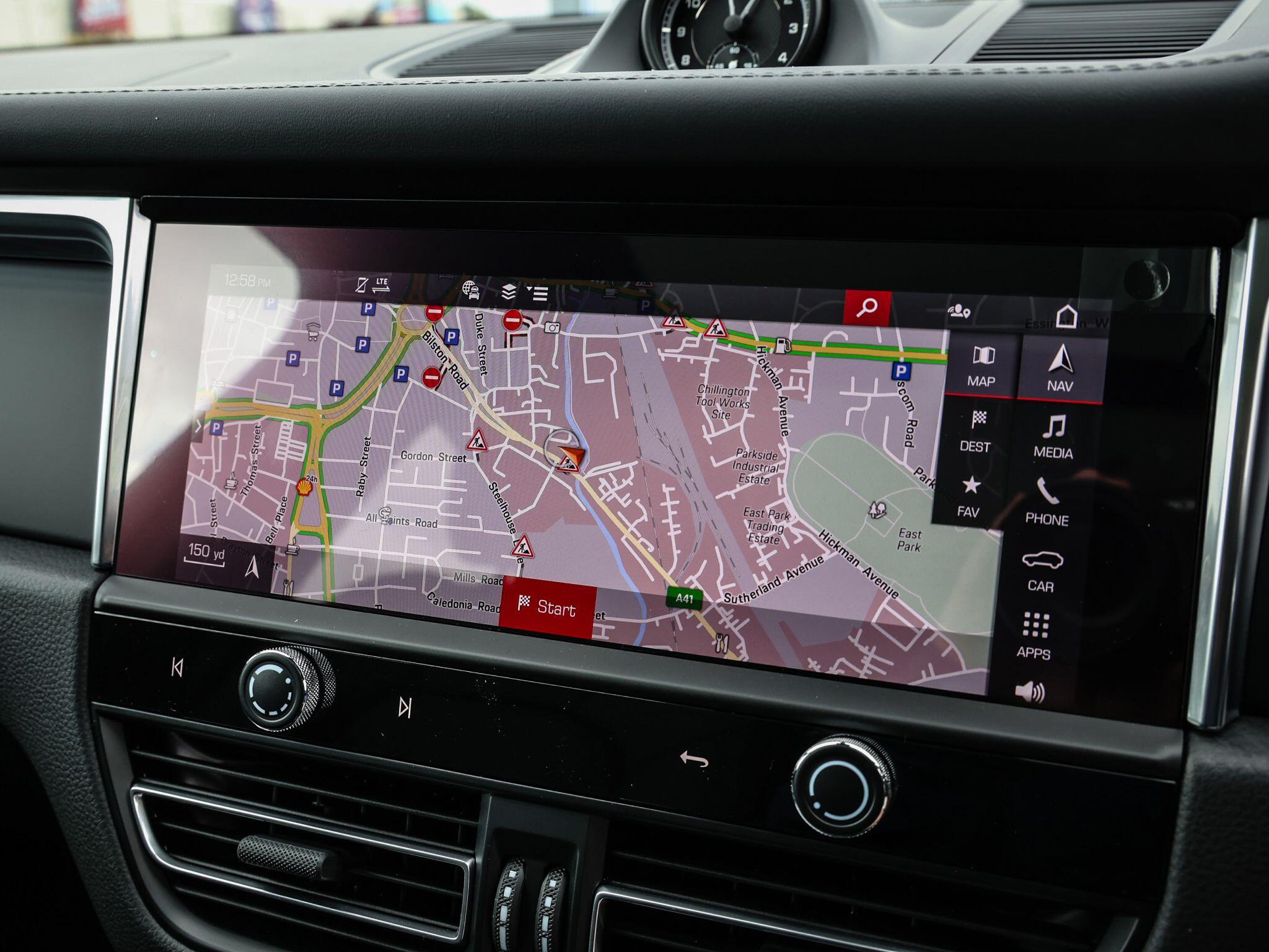 Porsche Macan view 52