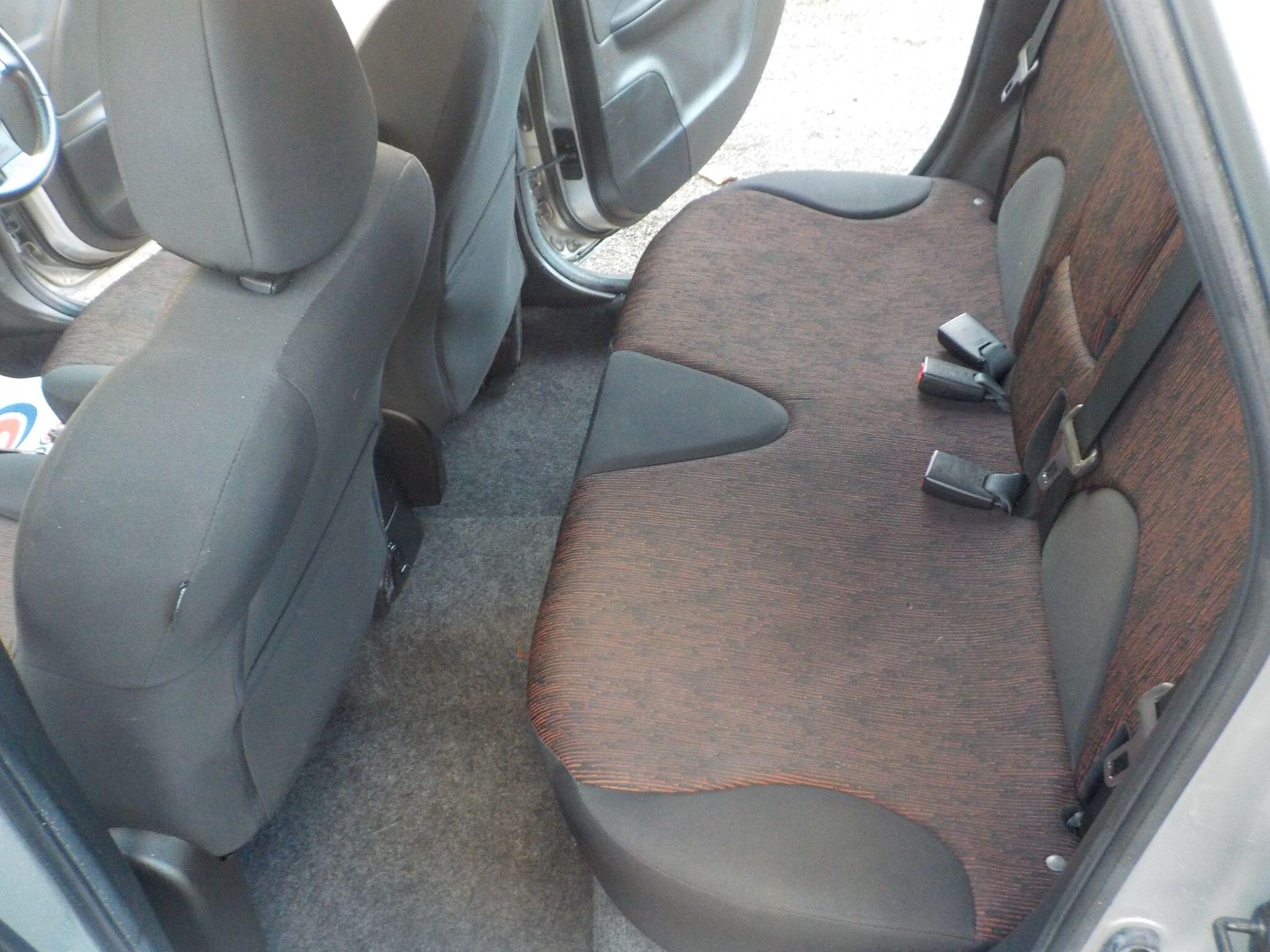 Nissan Note 1.4 16V n-tec Euro 4 5dr