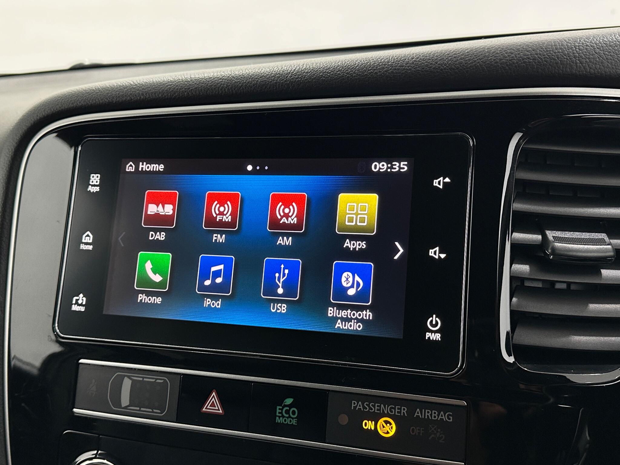 Mitsubishi Outlander view 23