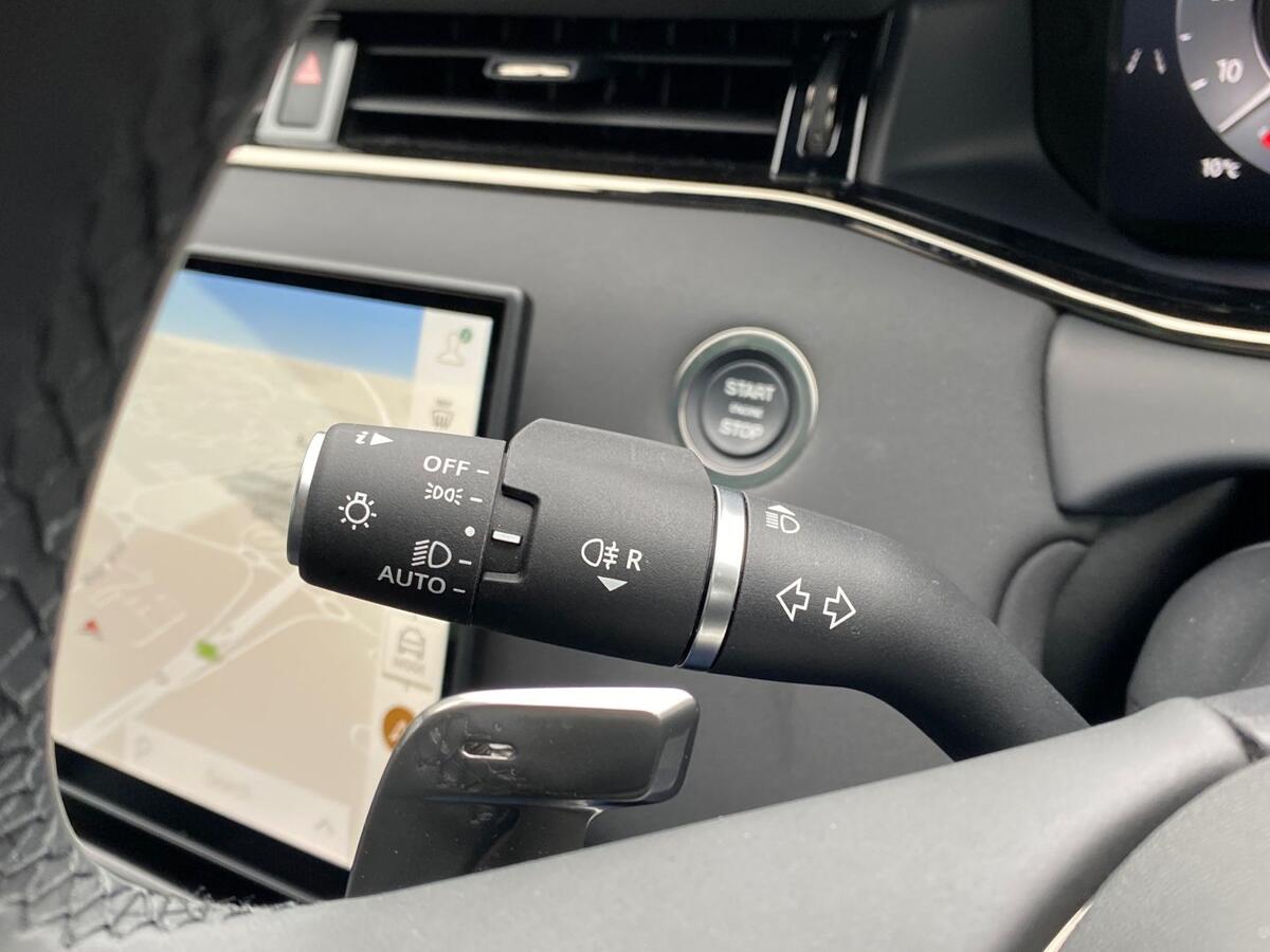 Land Rover Range Rover Evoque view 42