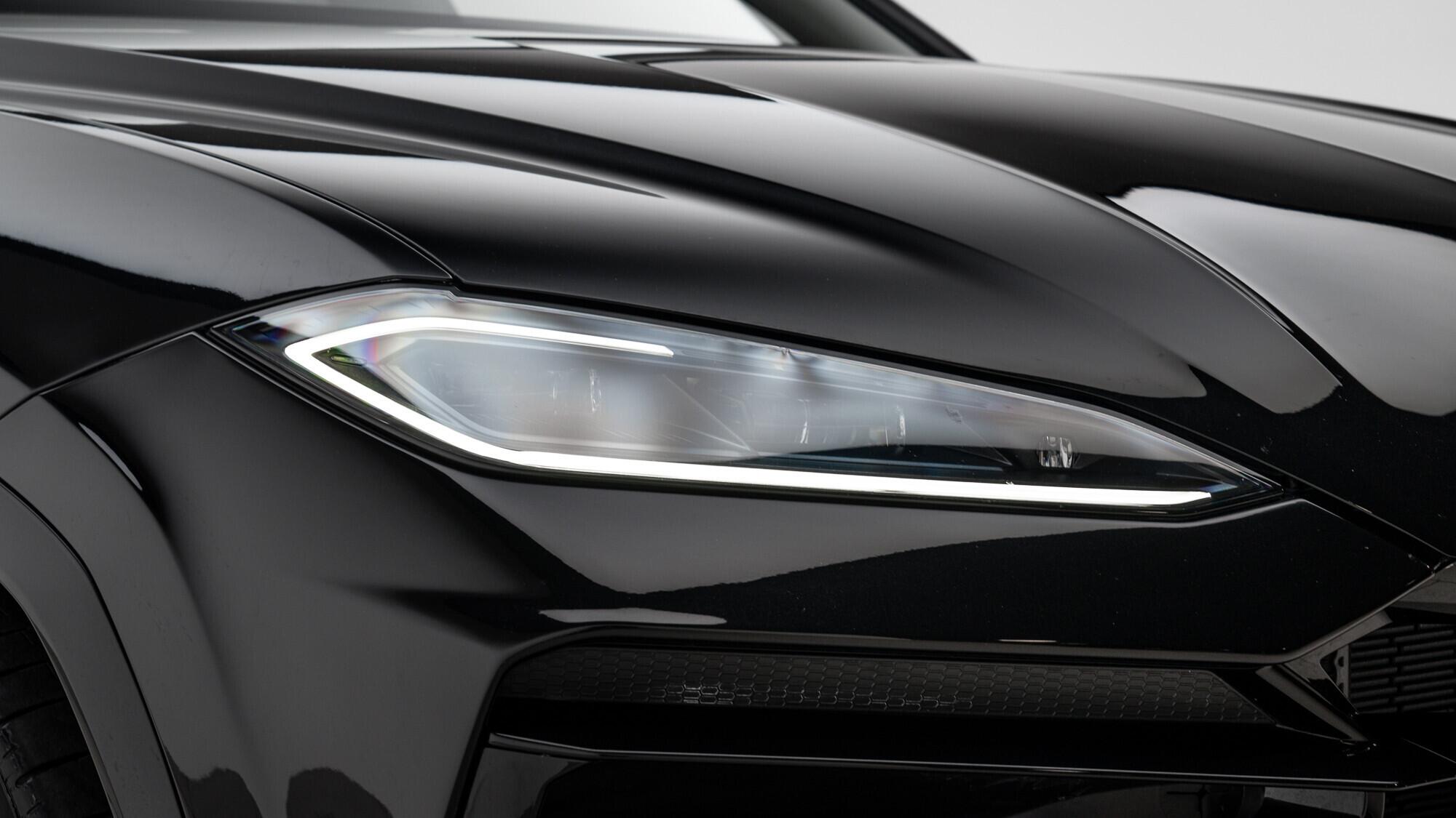 Lamborghini Urus view 15
