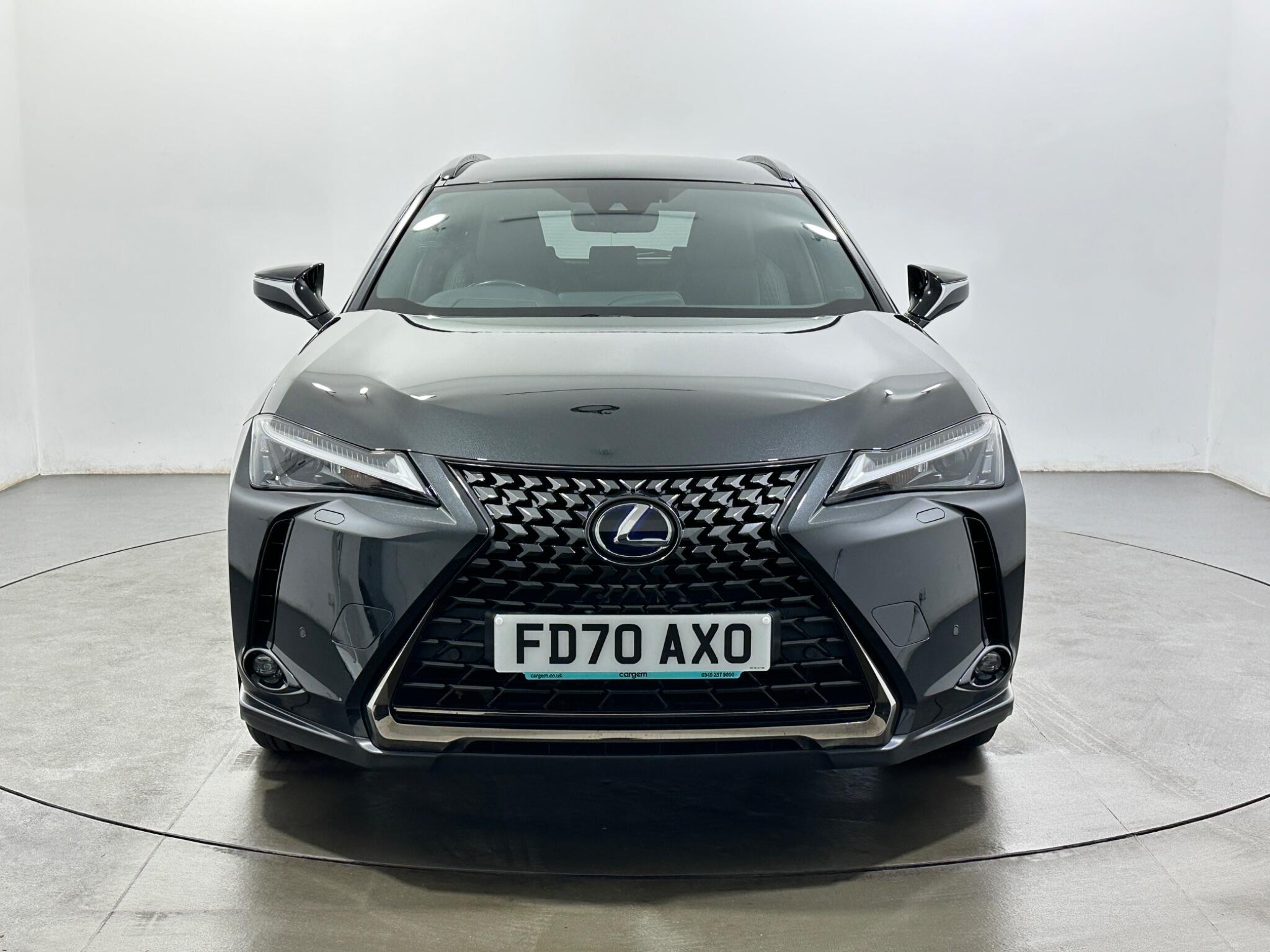 Lexus UX view 3
