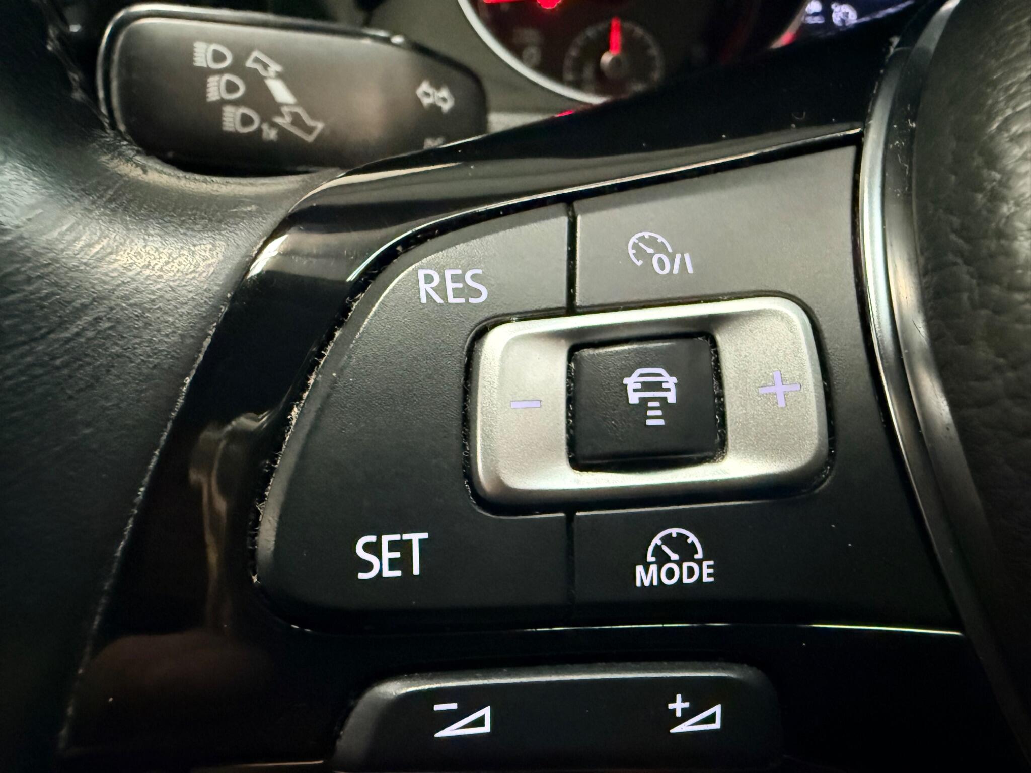 Volkswagen Golf view 23