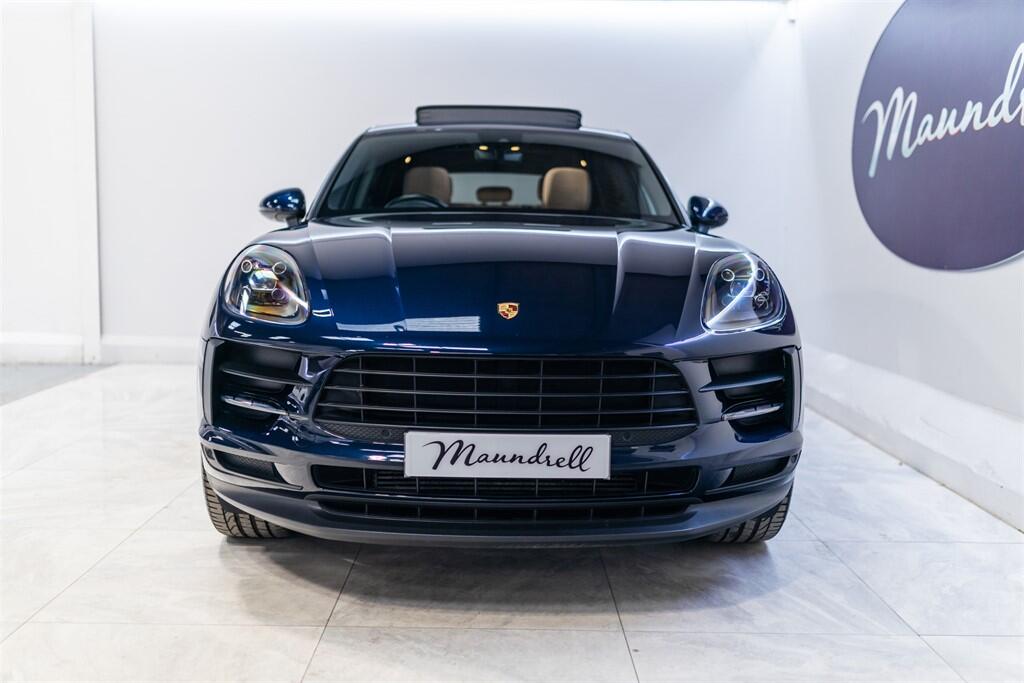 Porsche Macan view 5