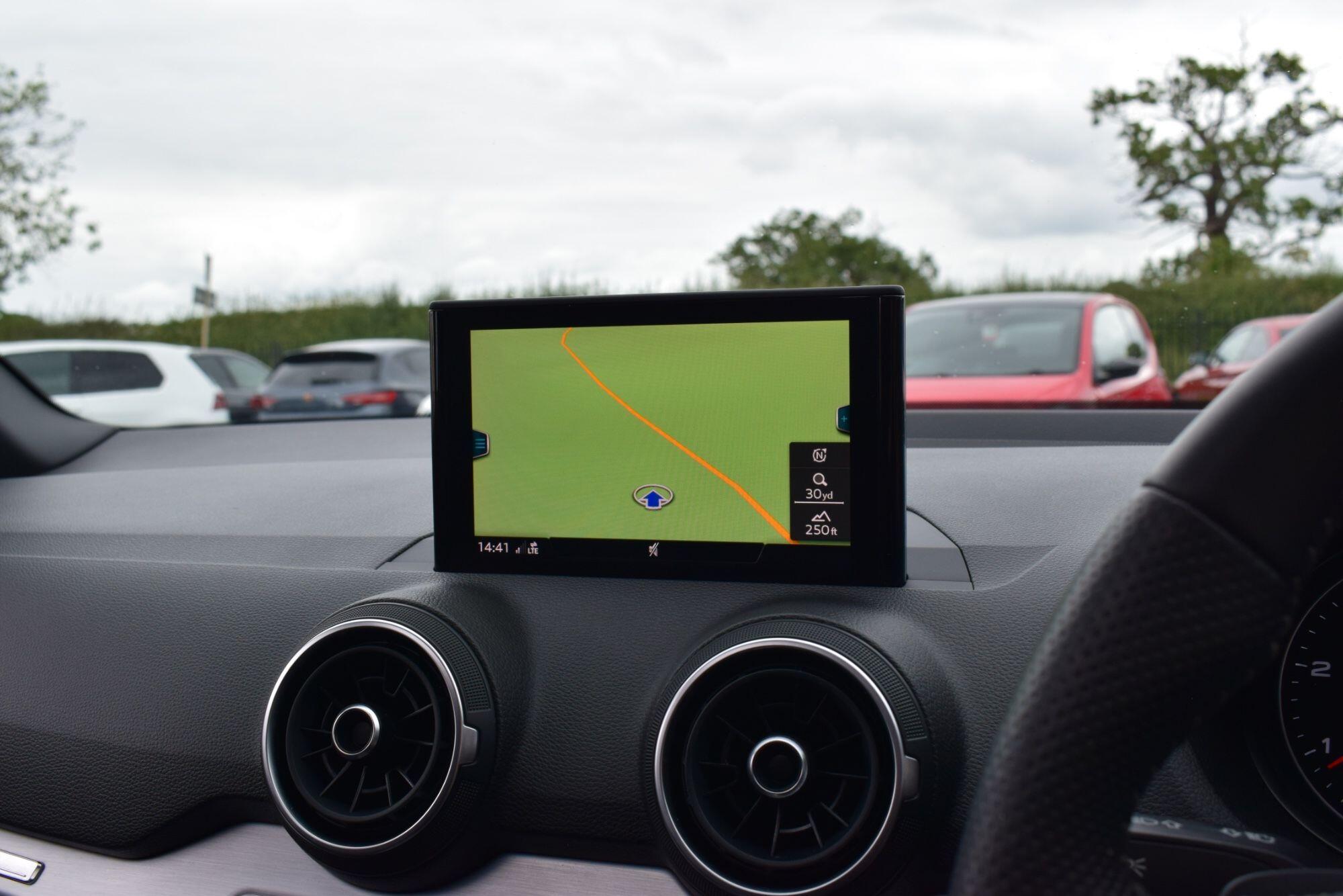 Audi Q2 view 17
