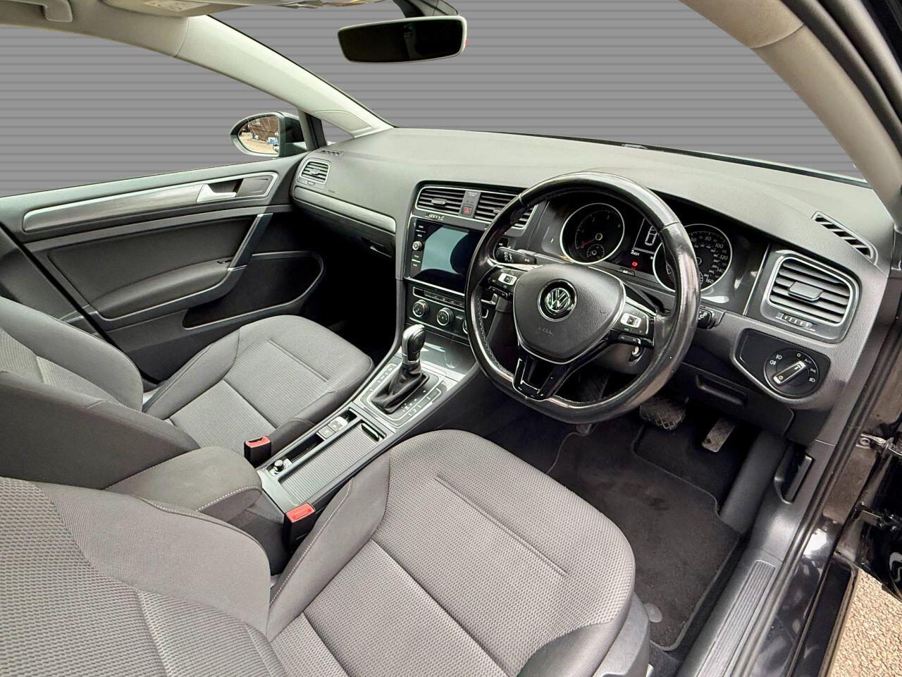 Volkswagen Golf view 17