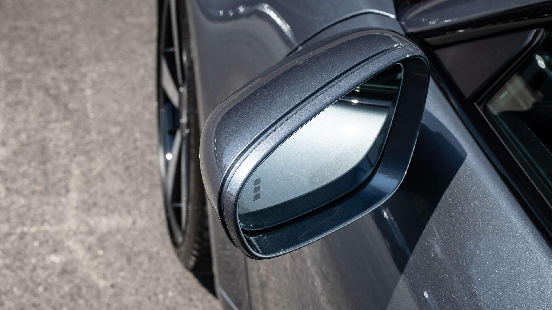 Porsche 911 view 35