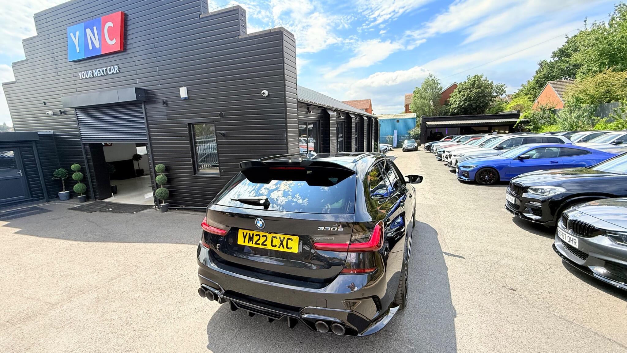 BMW 3 Series view 3