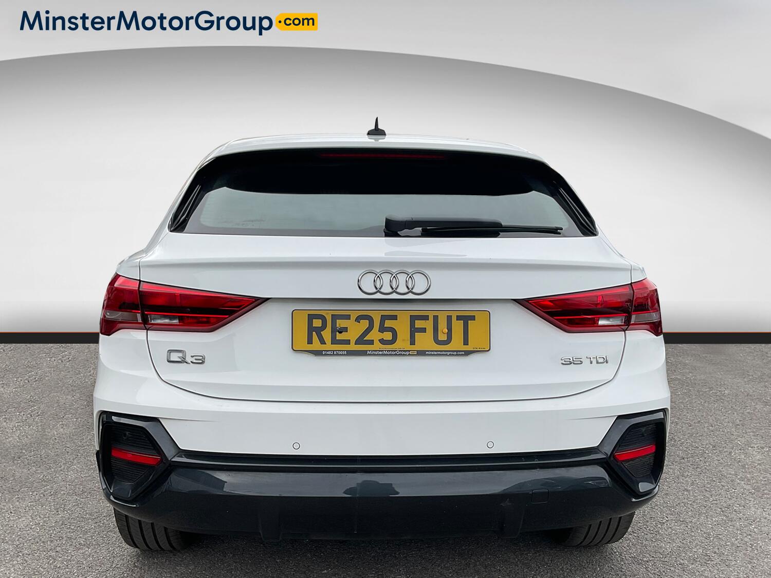 Audi Q3 view 3
