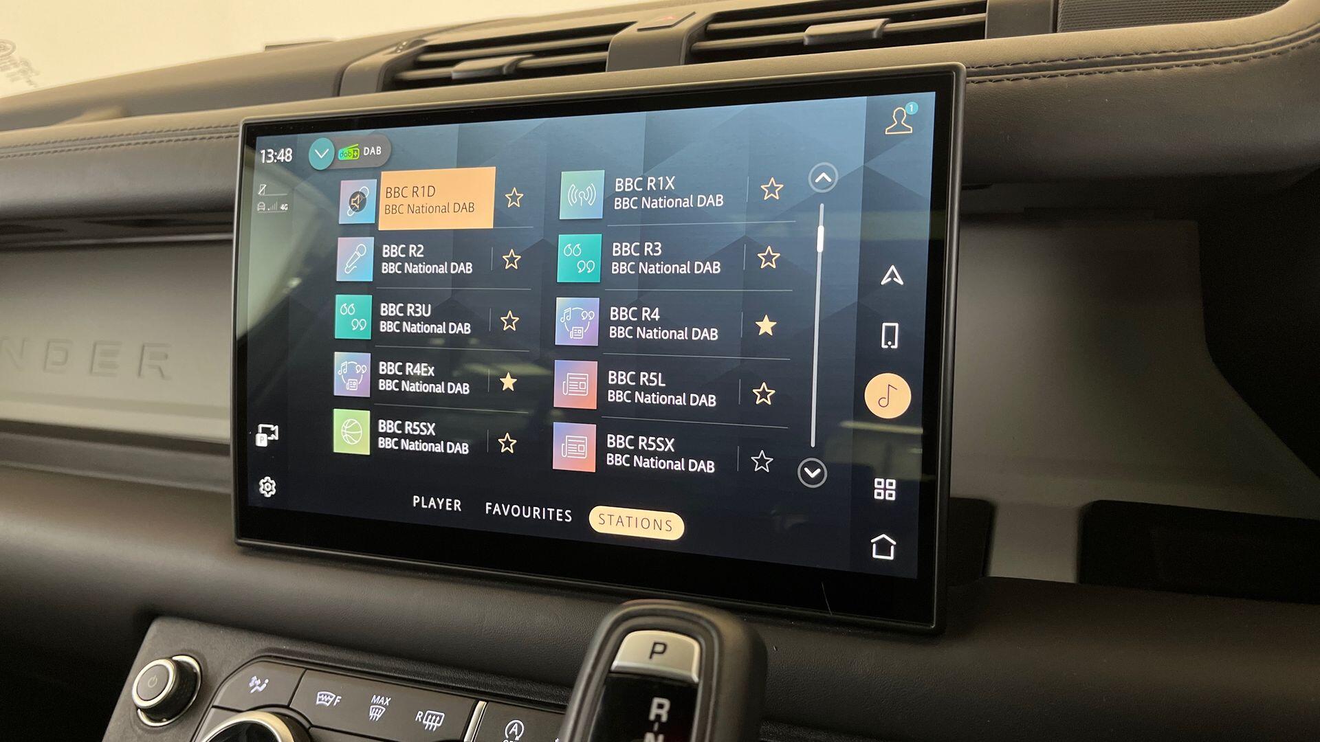 Land Rover Defender view 39