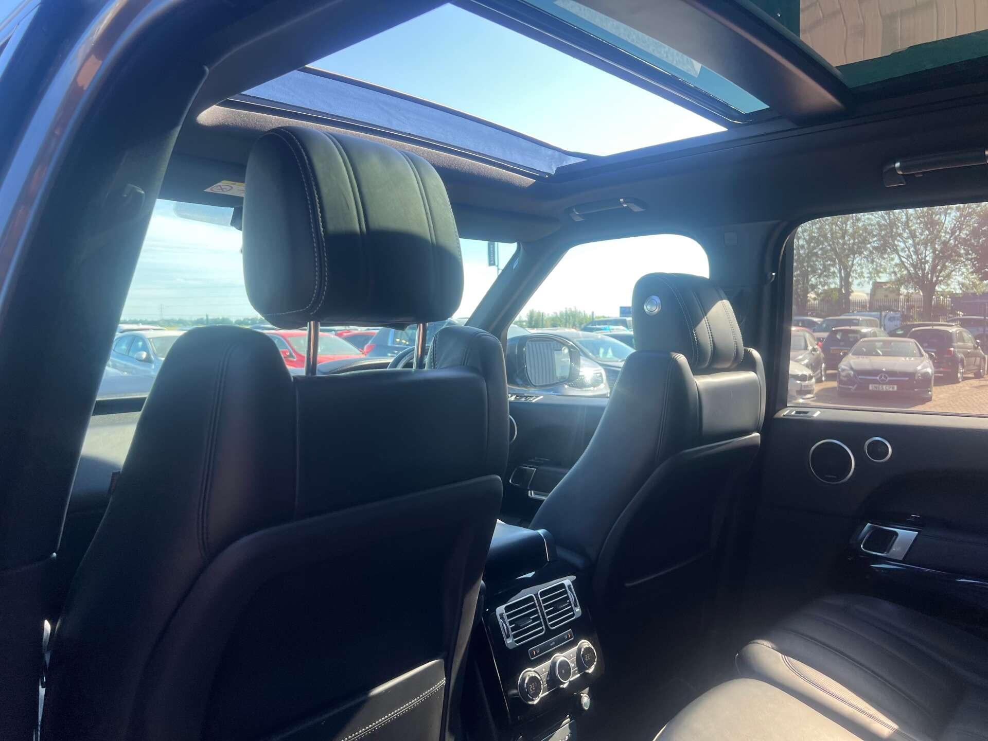 Land Rover Range Rover view 43