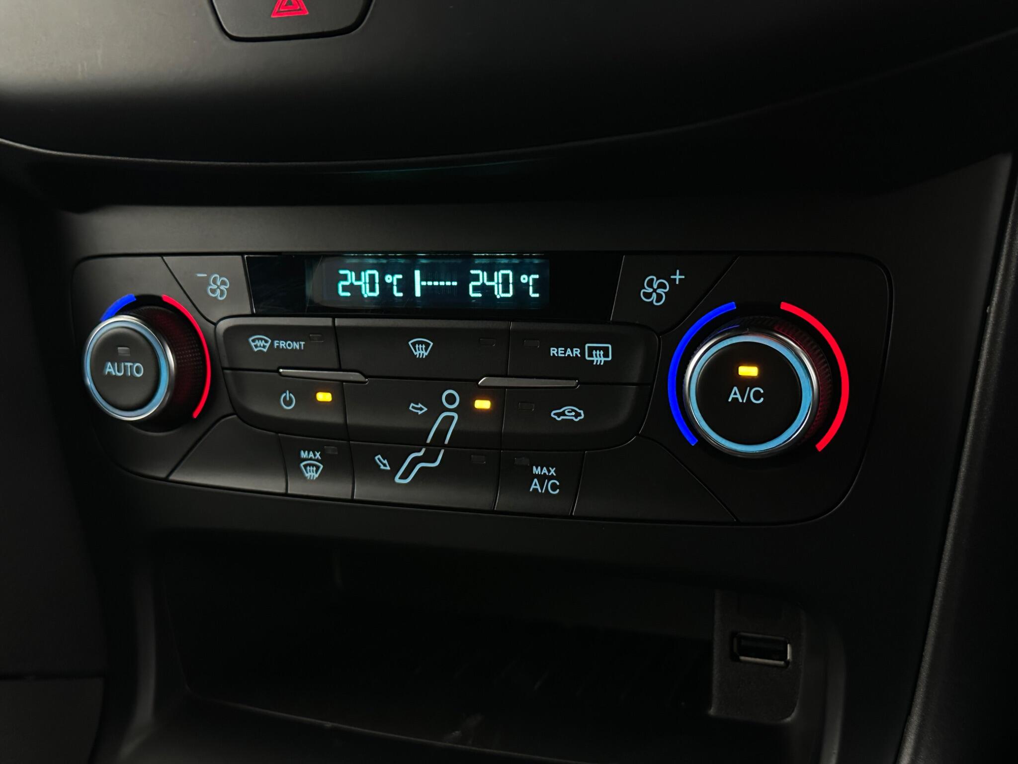 Ford Focus view 21