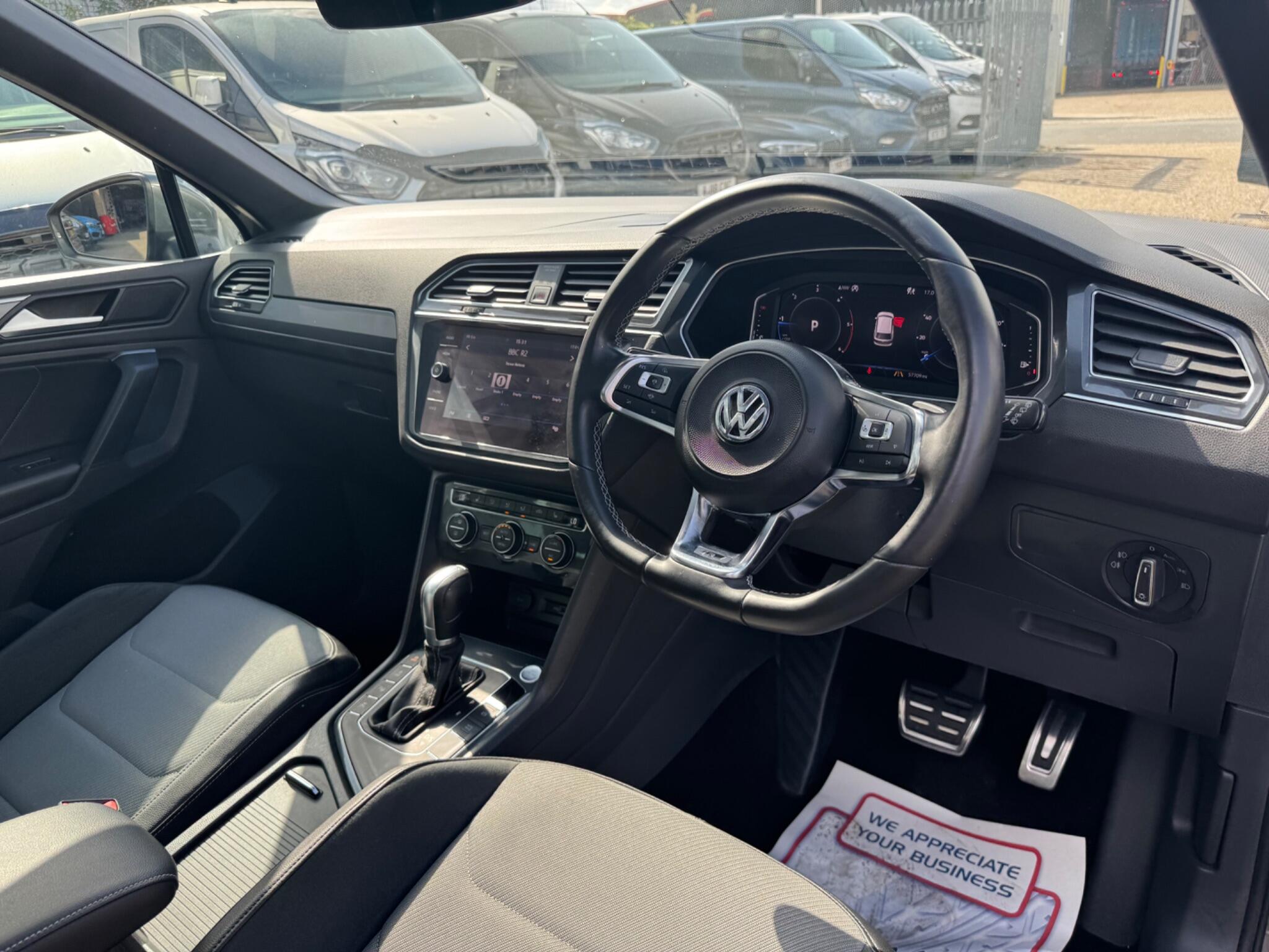 Volkswagen Tiguan view 12