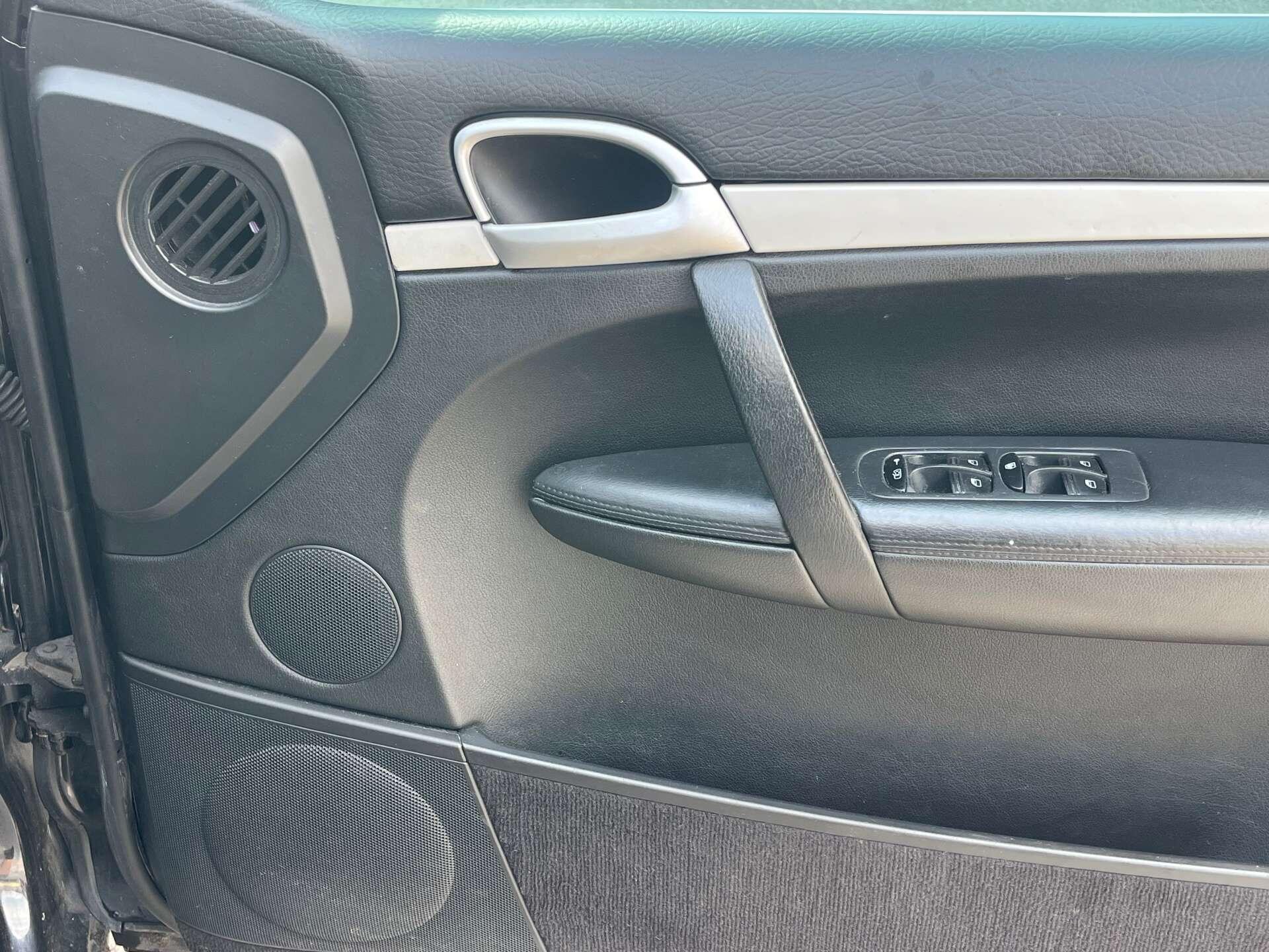 Porsche Cayenne view 38