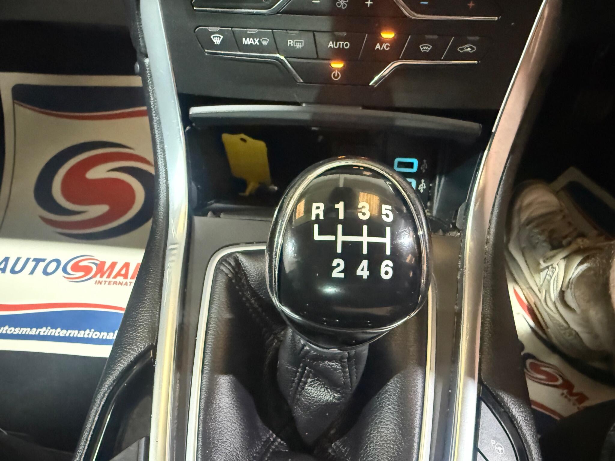 Ford S-Max view 18