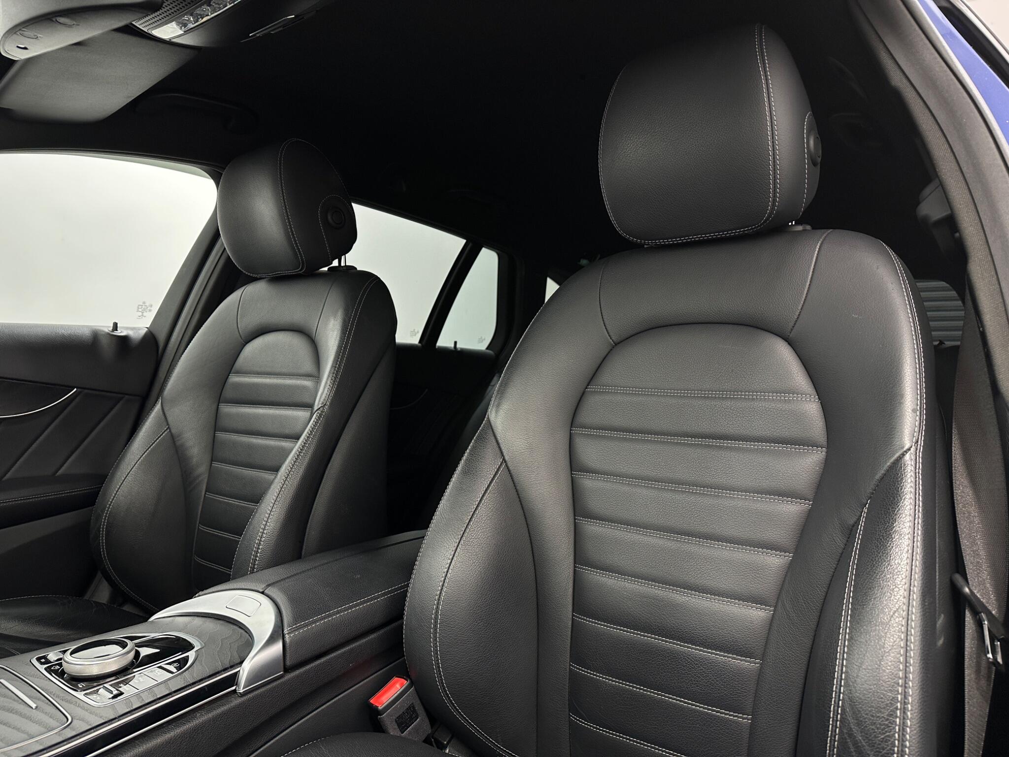 Mercedes-Benz C-Class view 38