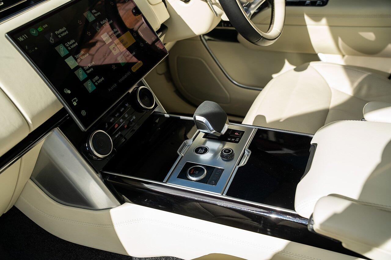 Land Rover Range Rover view 58