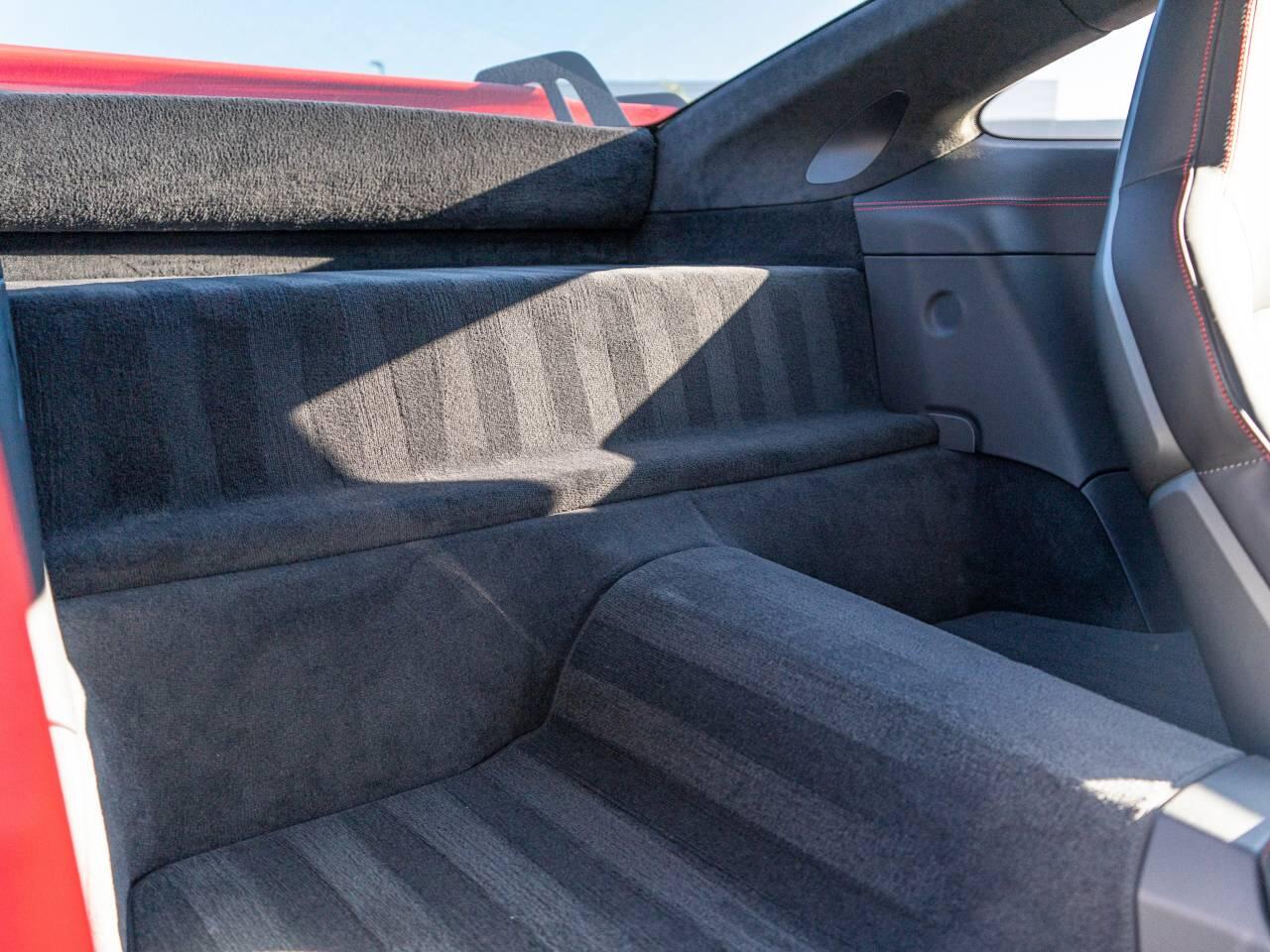 Porsche 911 view 35