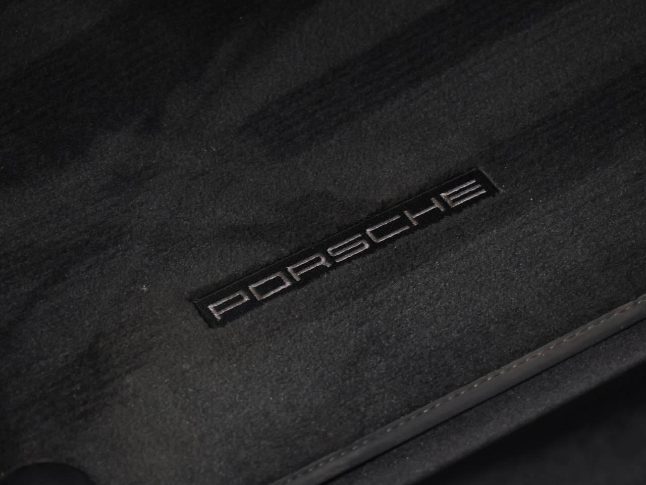 Porsche Taycan view 34