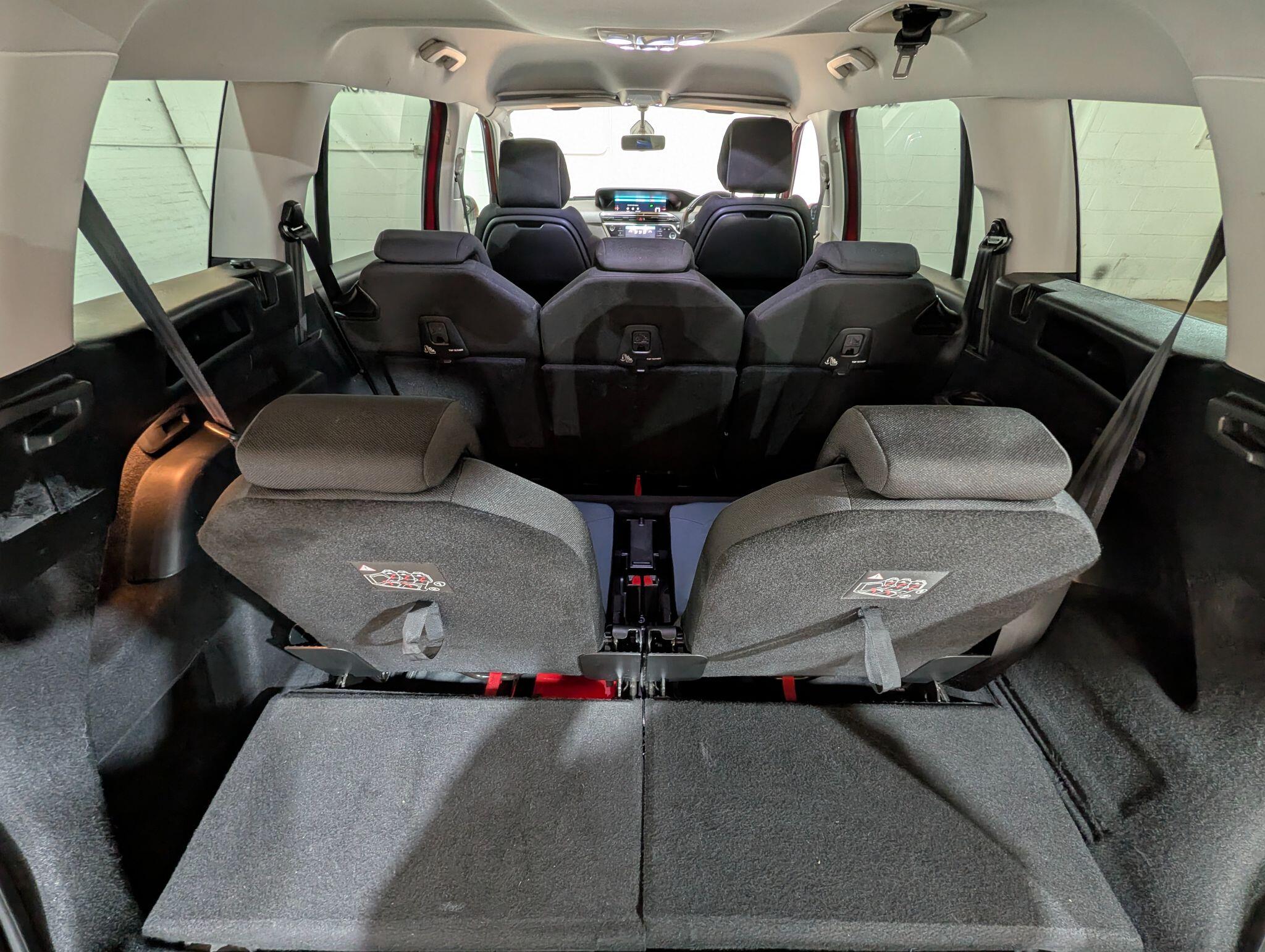 Citroen Grand C4 Picasso view 26