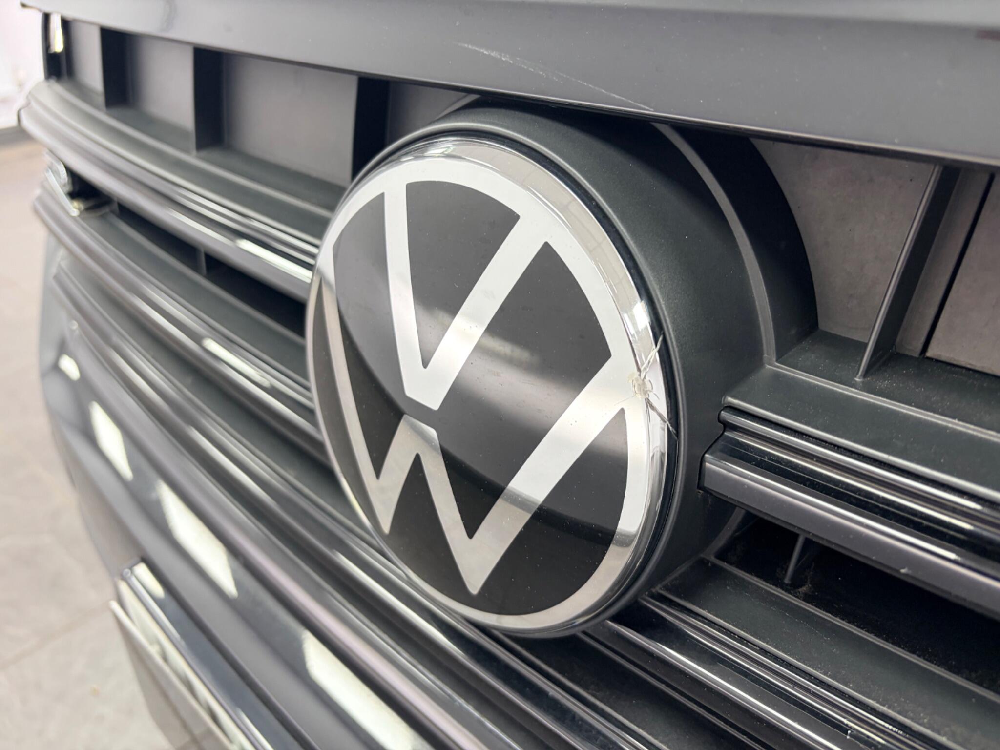 Volkswagen Touareg view 31