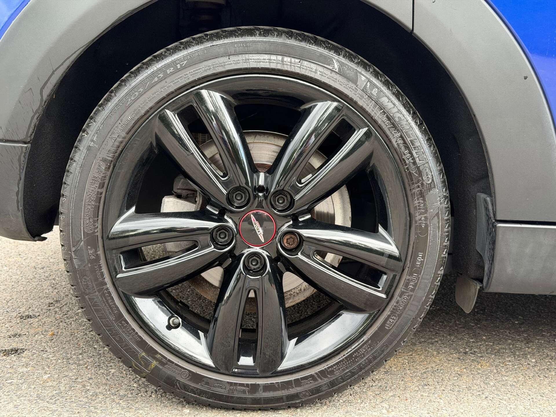 Mini Hatch view 36