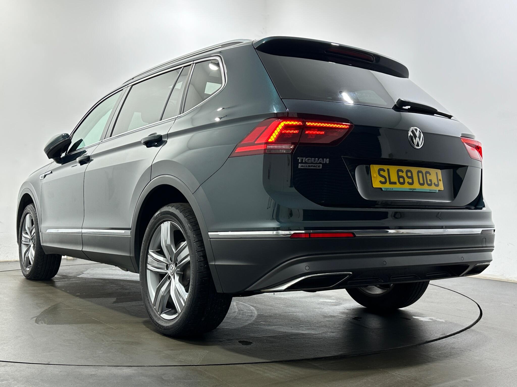 Volkswagen Tiguan Allspace view 51