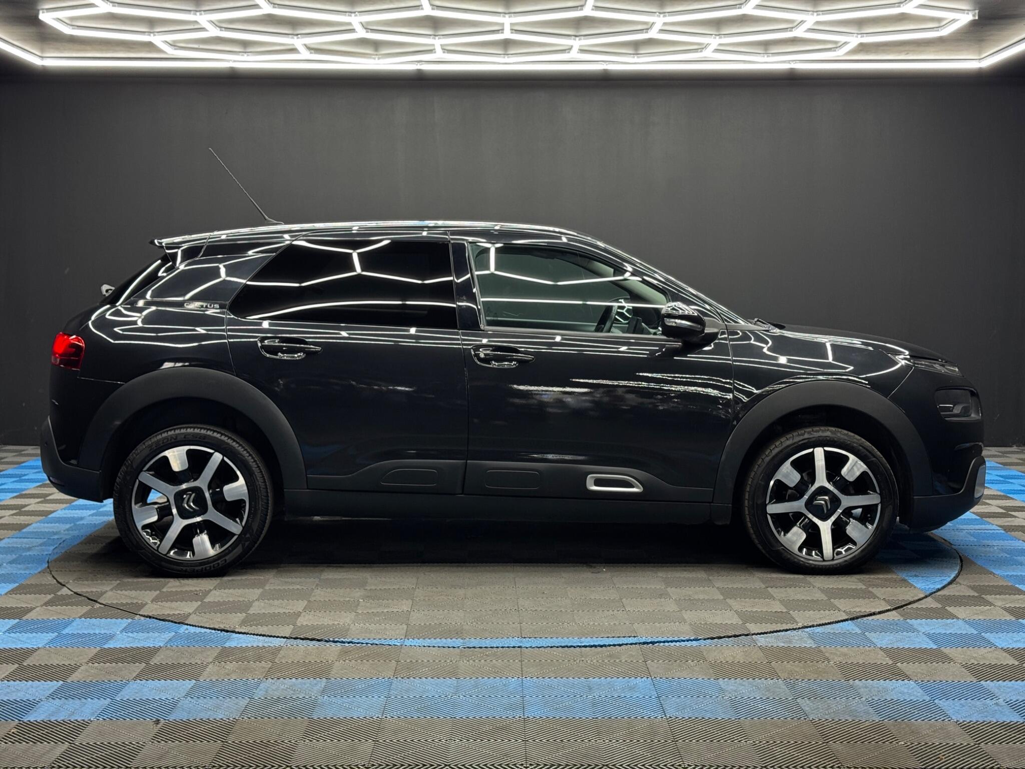 Citroen C4 Cactus view 4