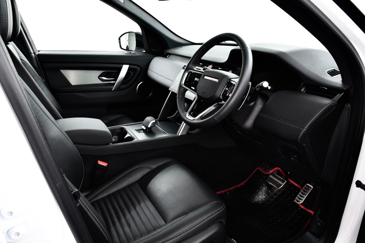 Land Rover Discovery Sport view 17