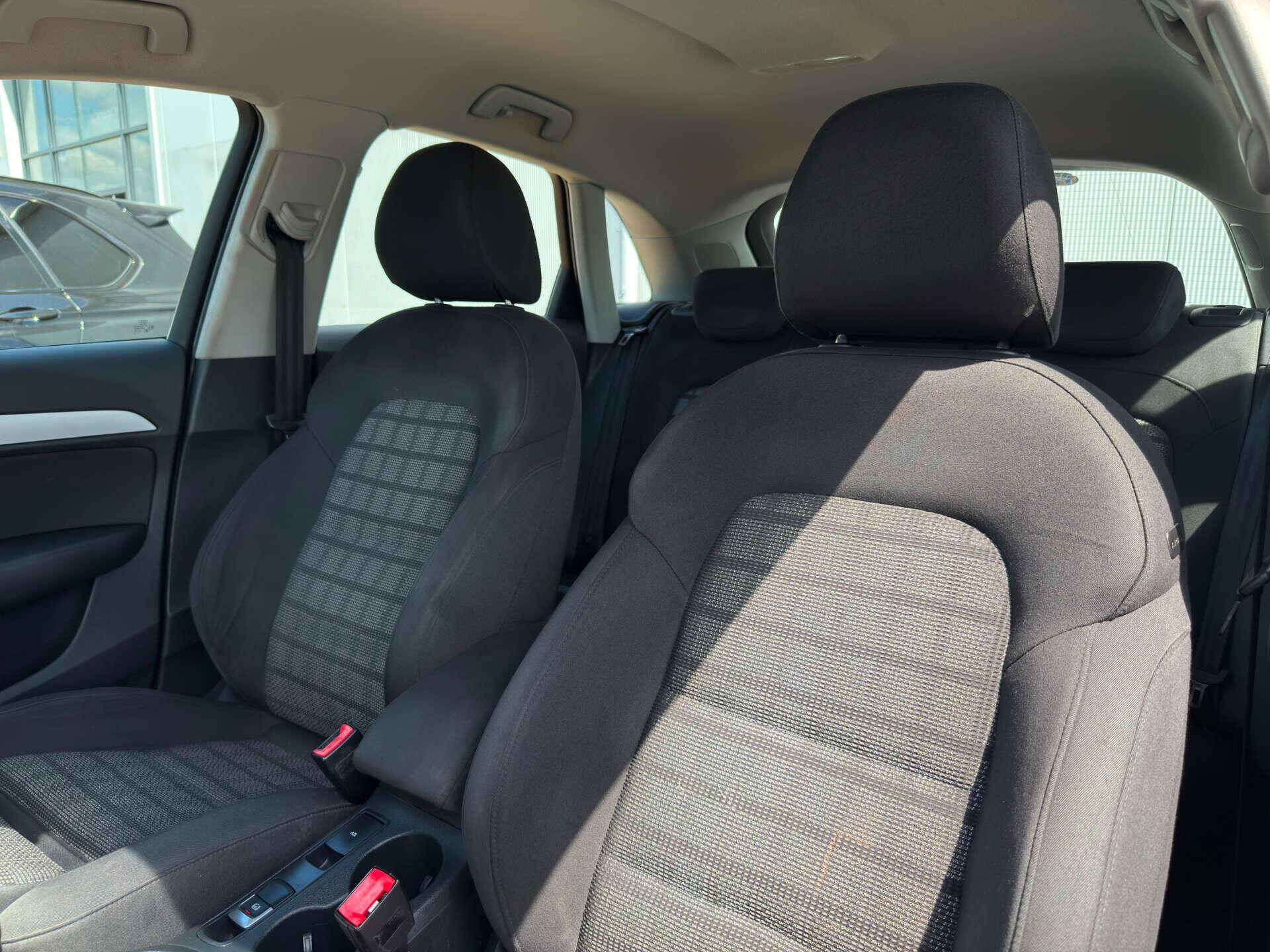 Audi Q3 view 47