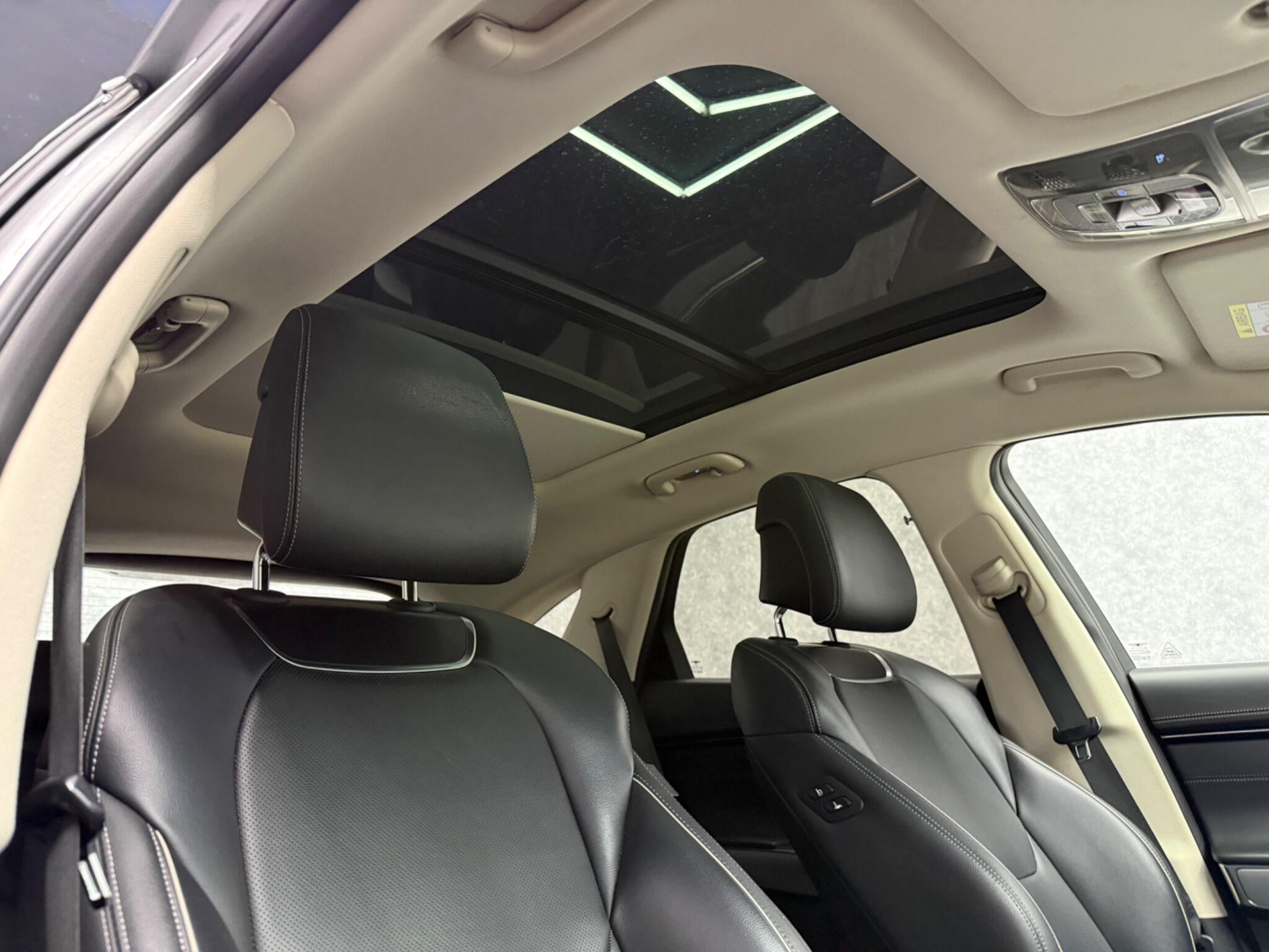 Genesis GV70 view 29
