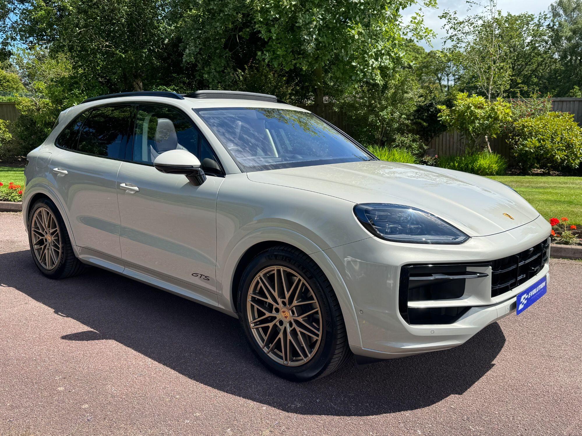 Porsche Cayenne view 6