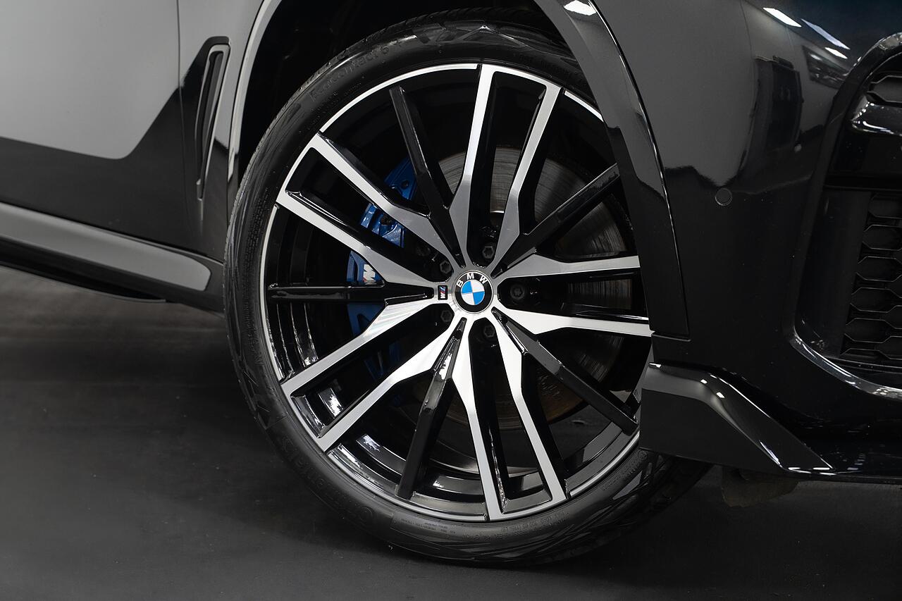 BMW X5 view 19