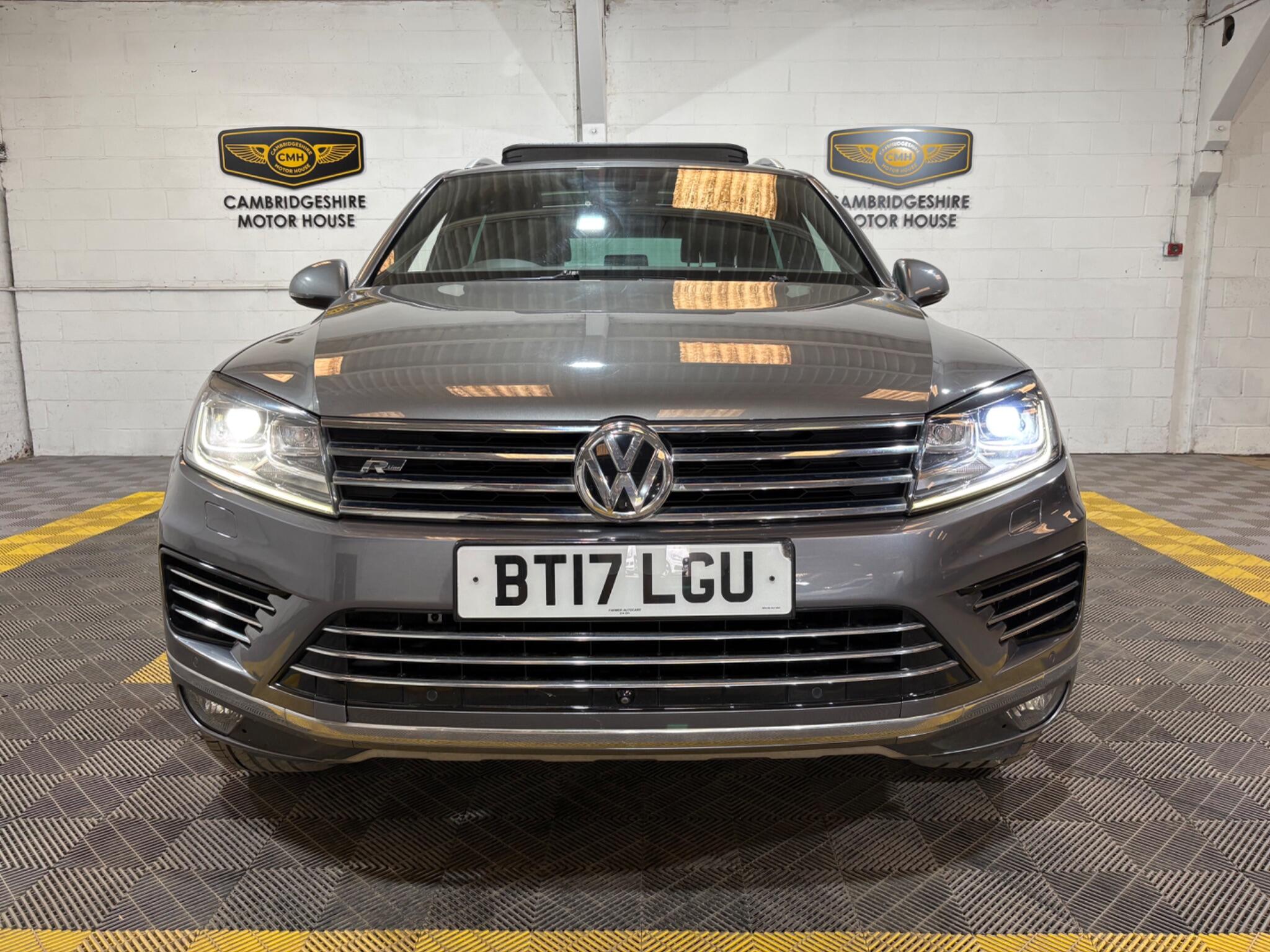 Volkswagen Touareg view 68