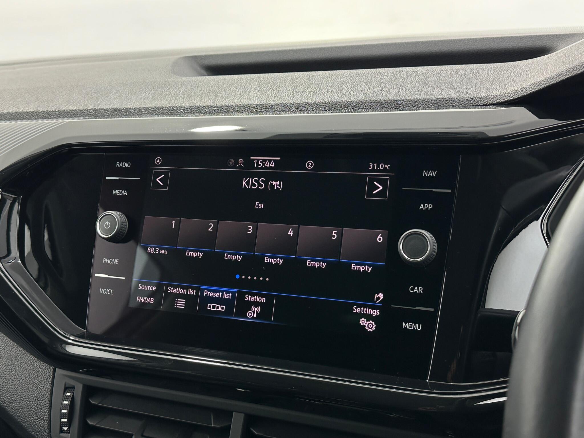 Volkswagen T-Cross view 25