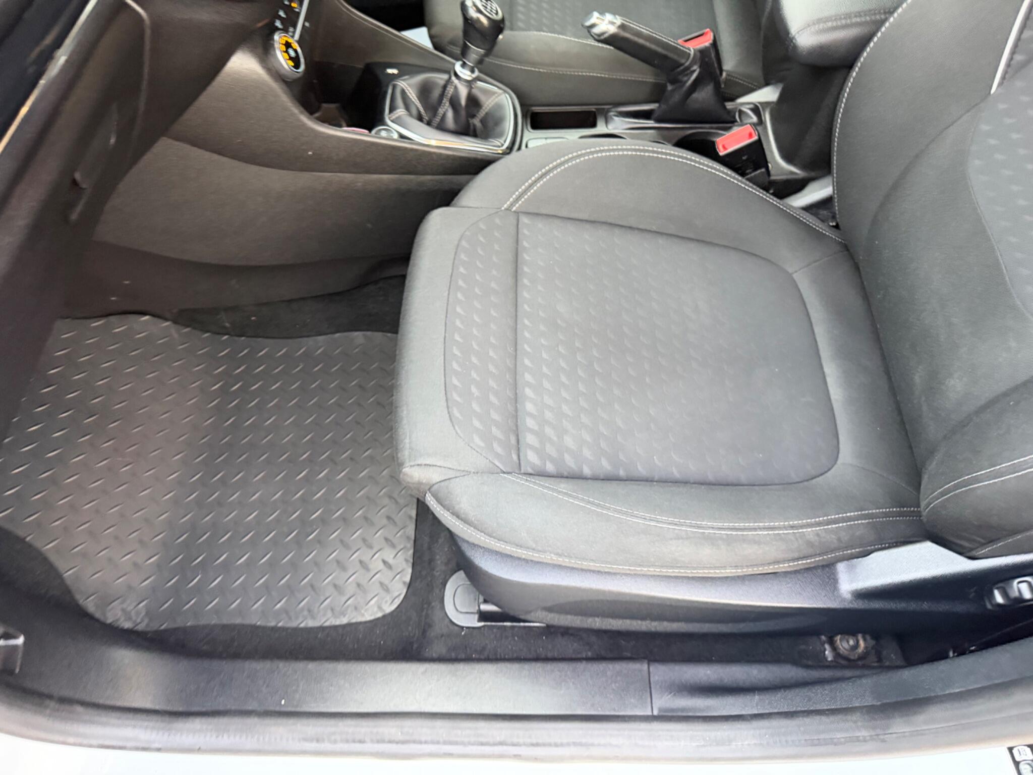 Ford Fiesta view 58