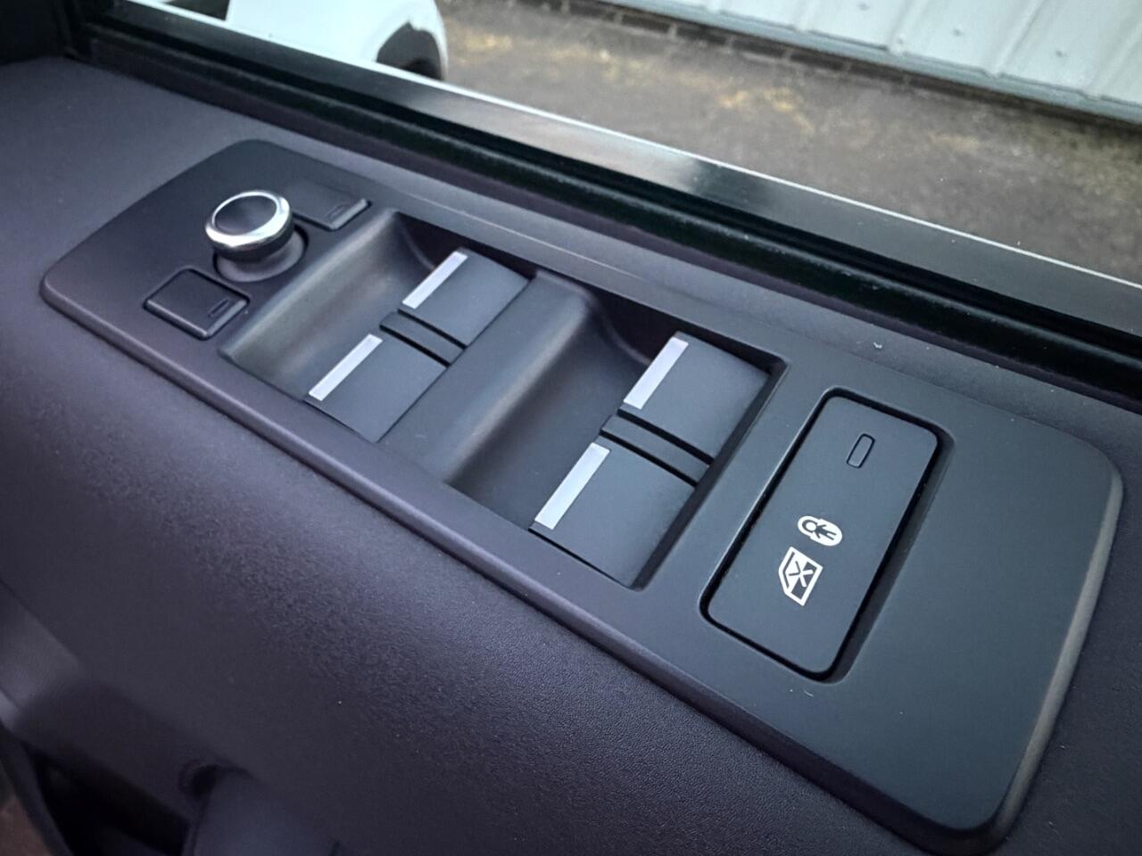 Land Rover Discovery view 29