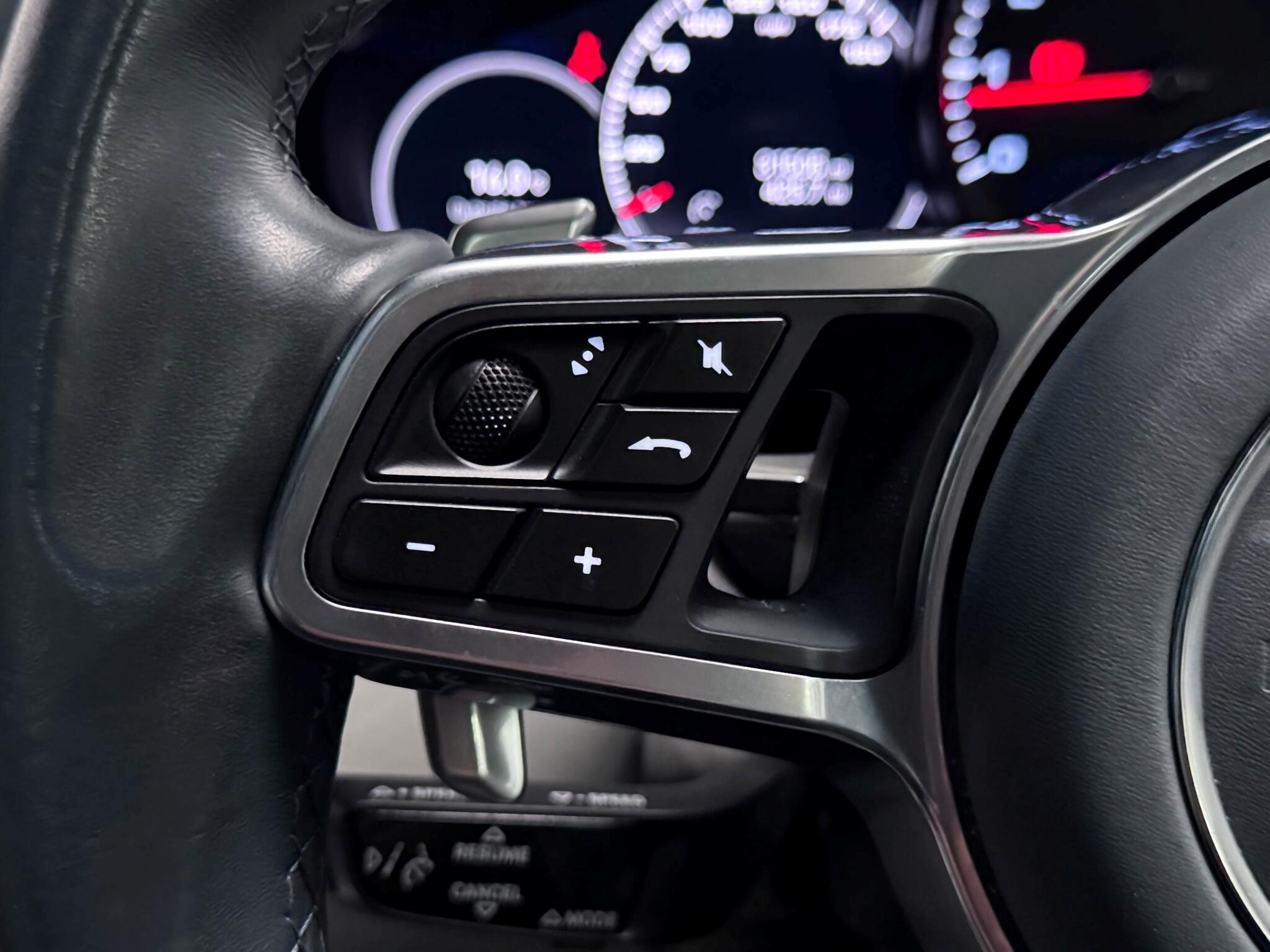 Porsche Cayenne view 37