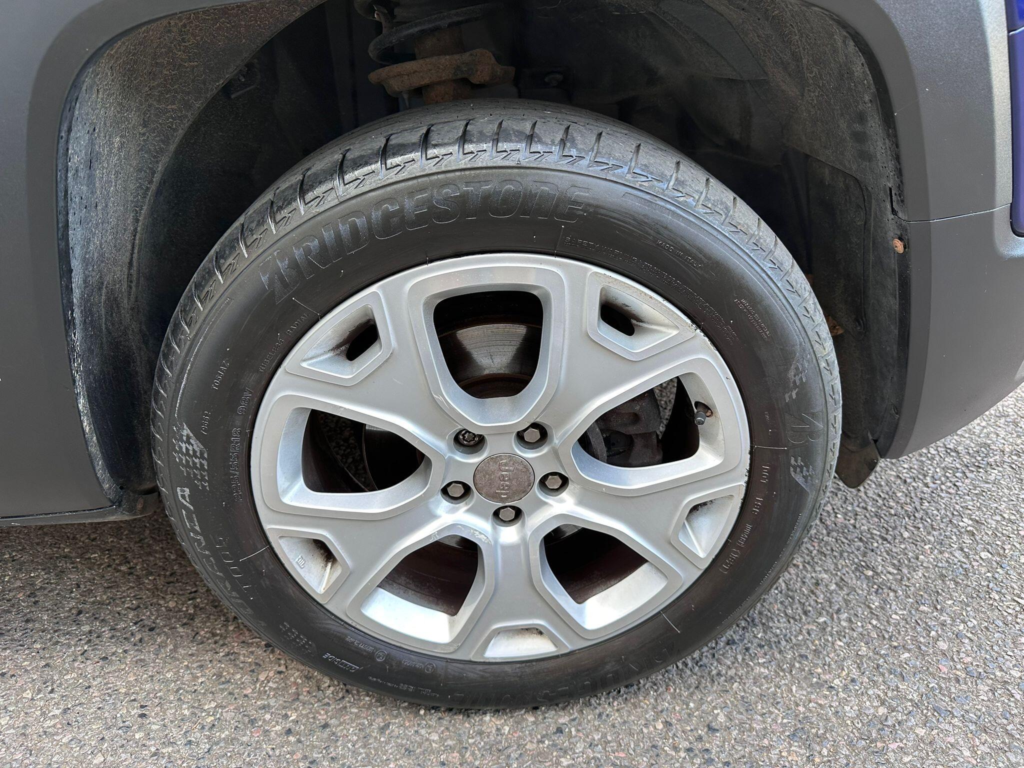 Jeep Renegade view 39