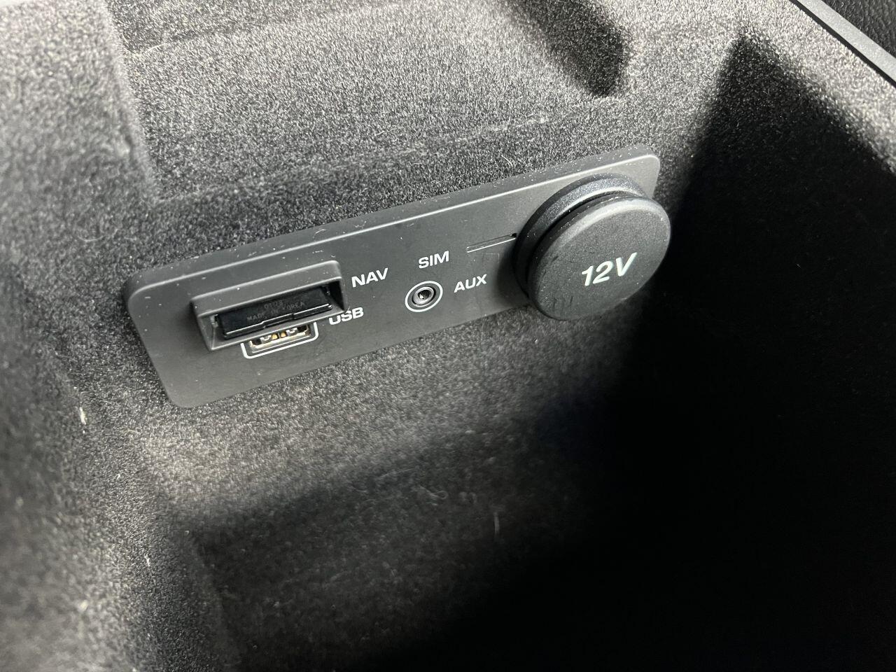 Jaguar XF view 31